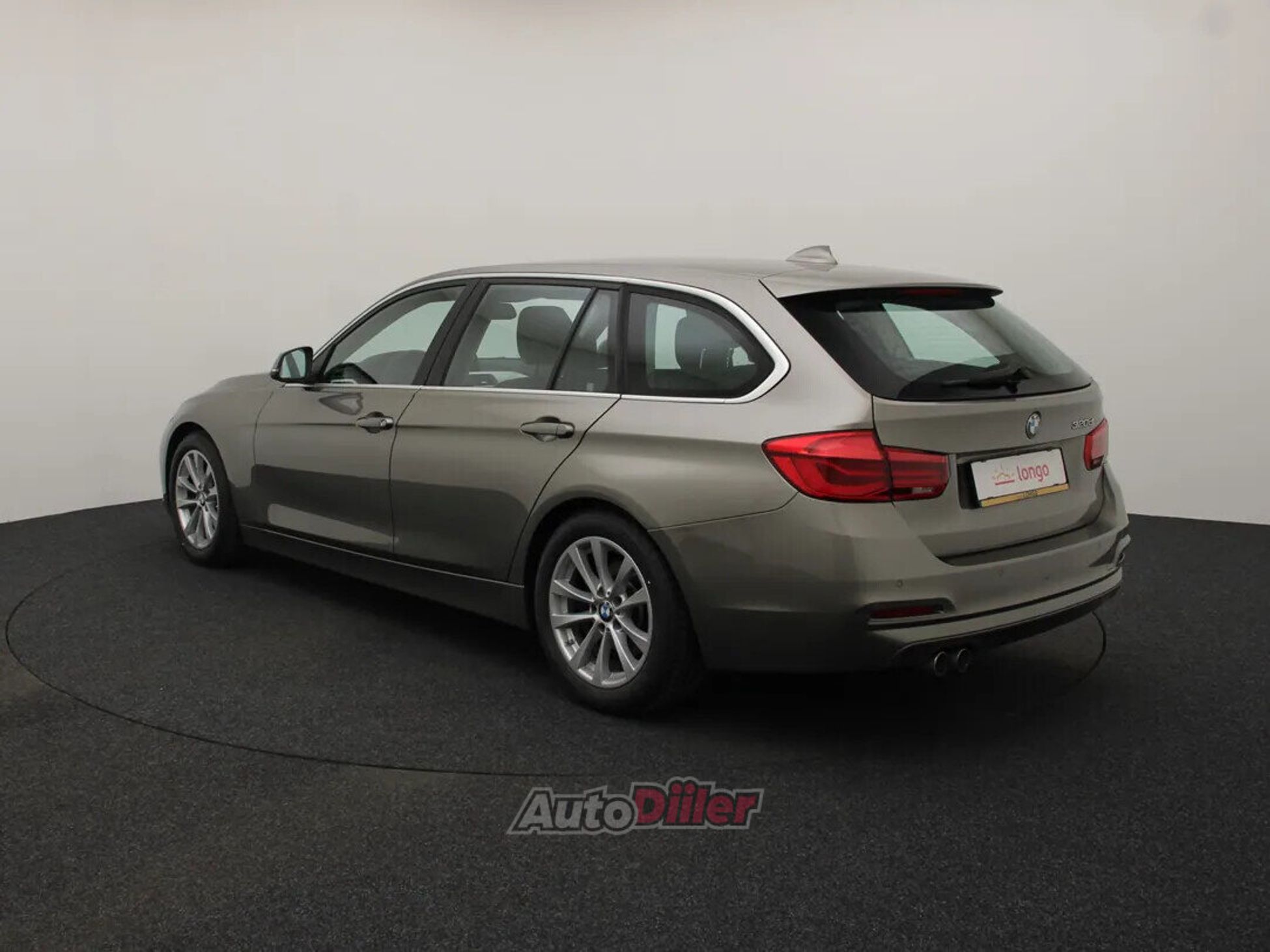 BMW 320 Centennial Executive 2.0 120kW 2016, photo 7/10