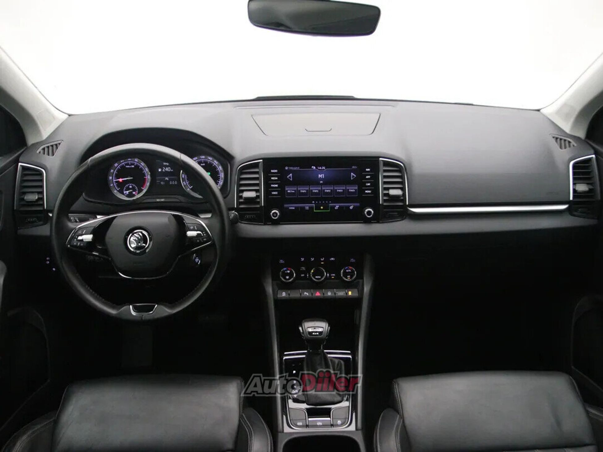Skoda Karoq Clever 2.0 110kW 2022, kuva 2/10