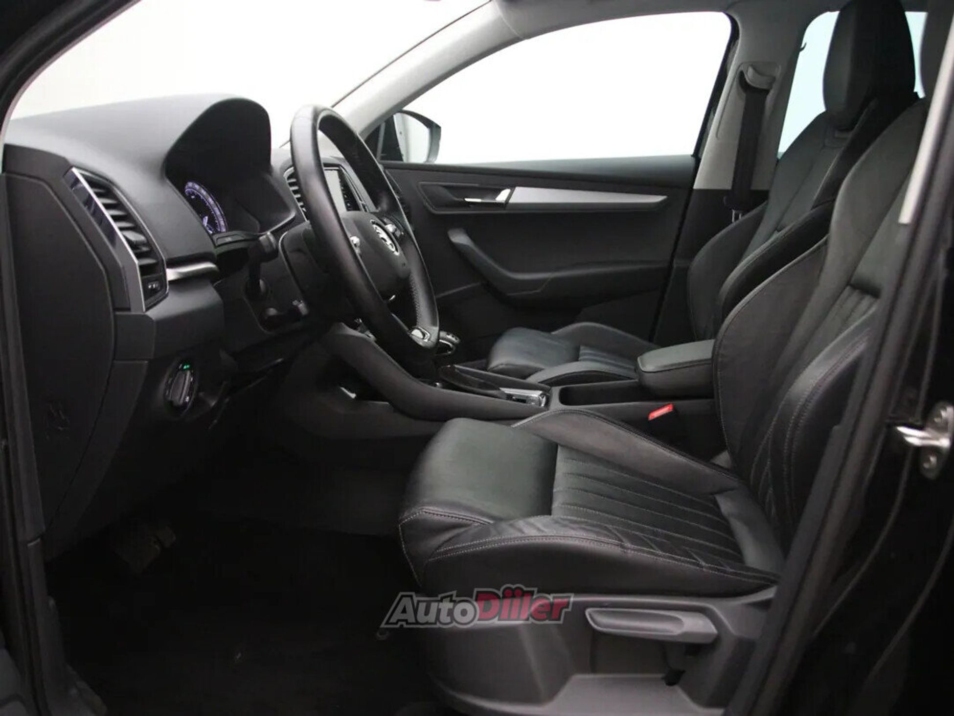 Skoda Karoq Clever 2.0 110kW 2022, kuva 4/10