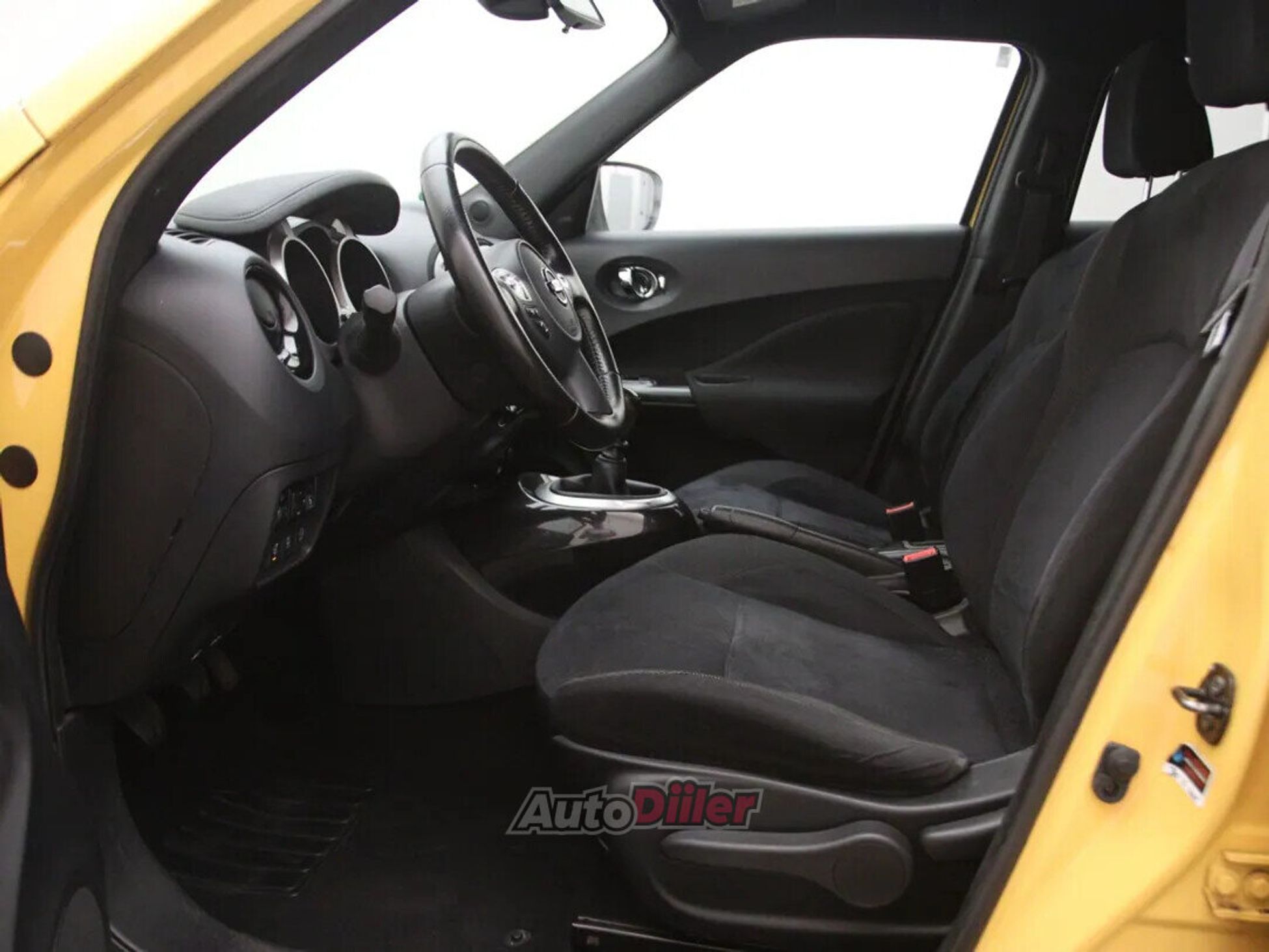 Nissan Juke N-Connecta 1.2 85kW 2015, kuva 4/10