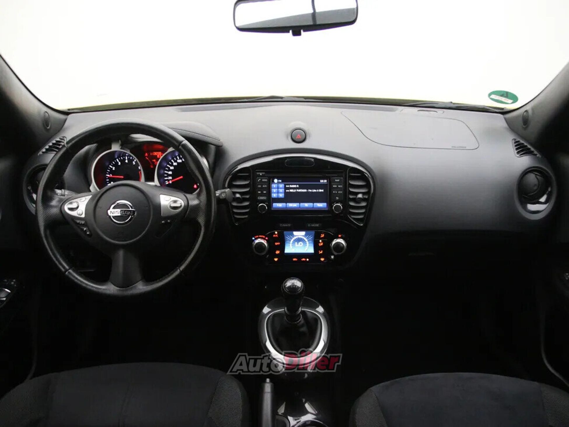 Nissan Juke N-Connecta 1.2 85kW 2015, kuva 2/10