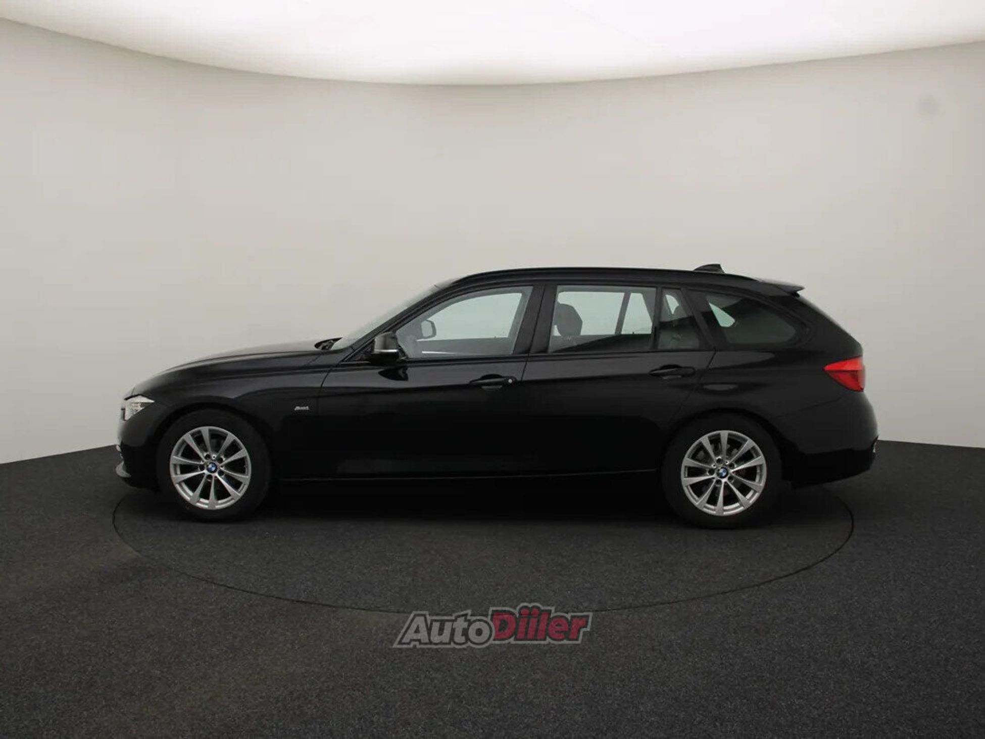 BMW 320 High Executive 2.0 120kW 2017, photo 6/10