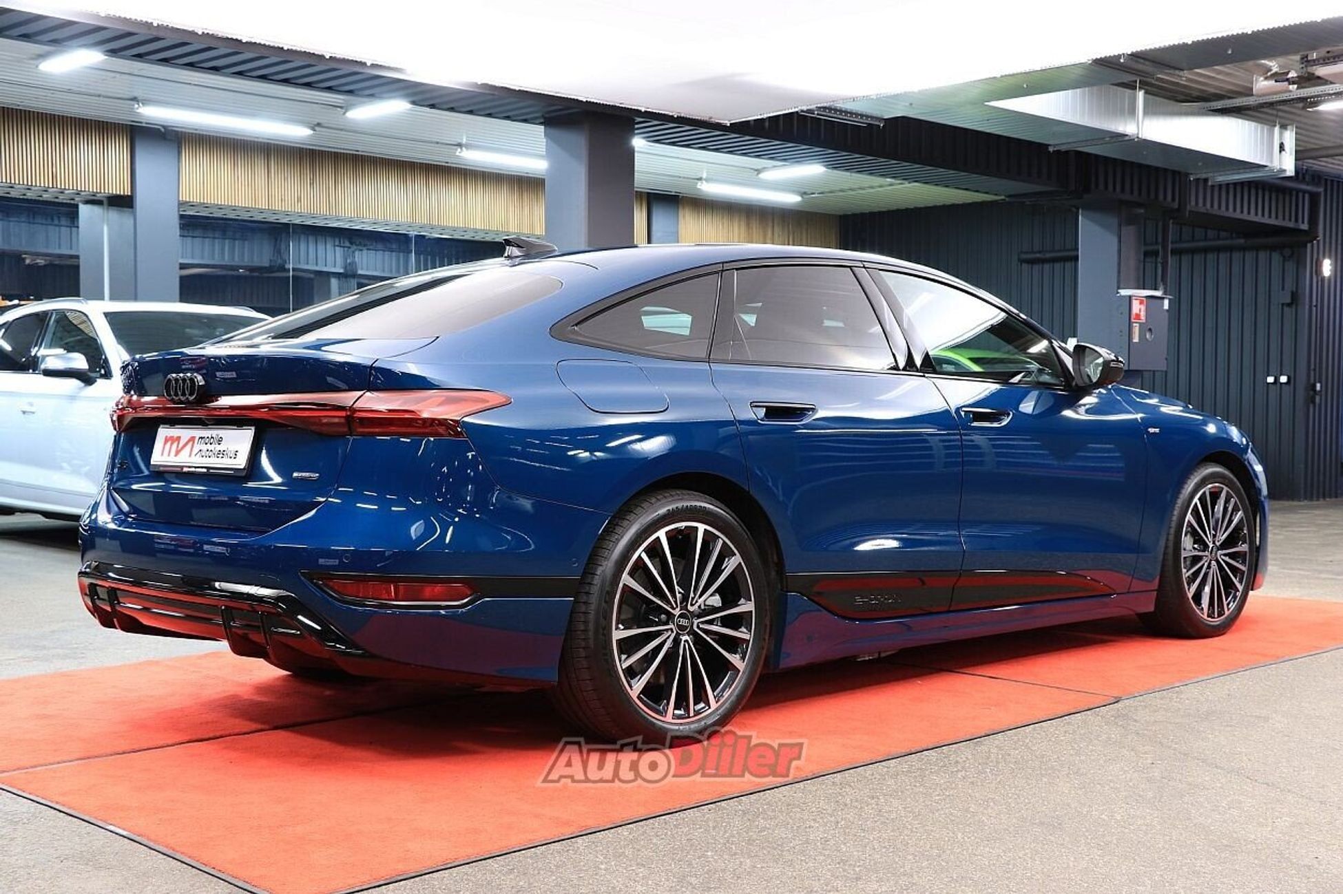 Audi A6 e-tron 2025, photo 2/10