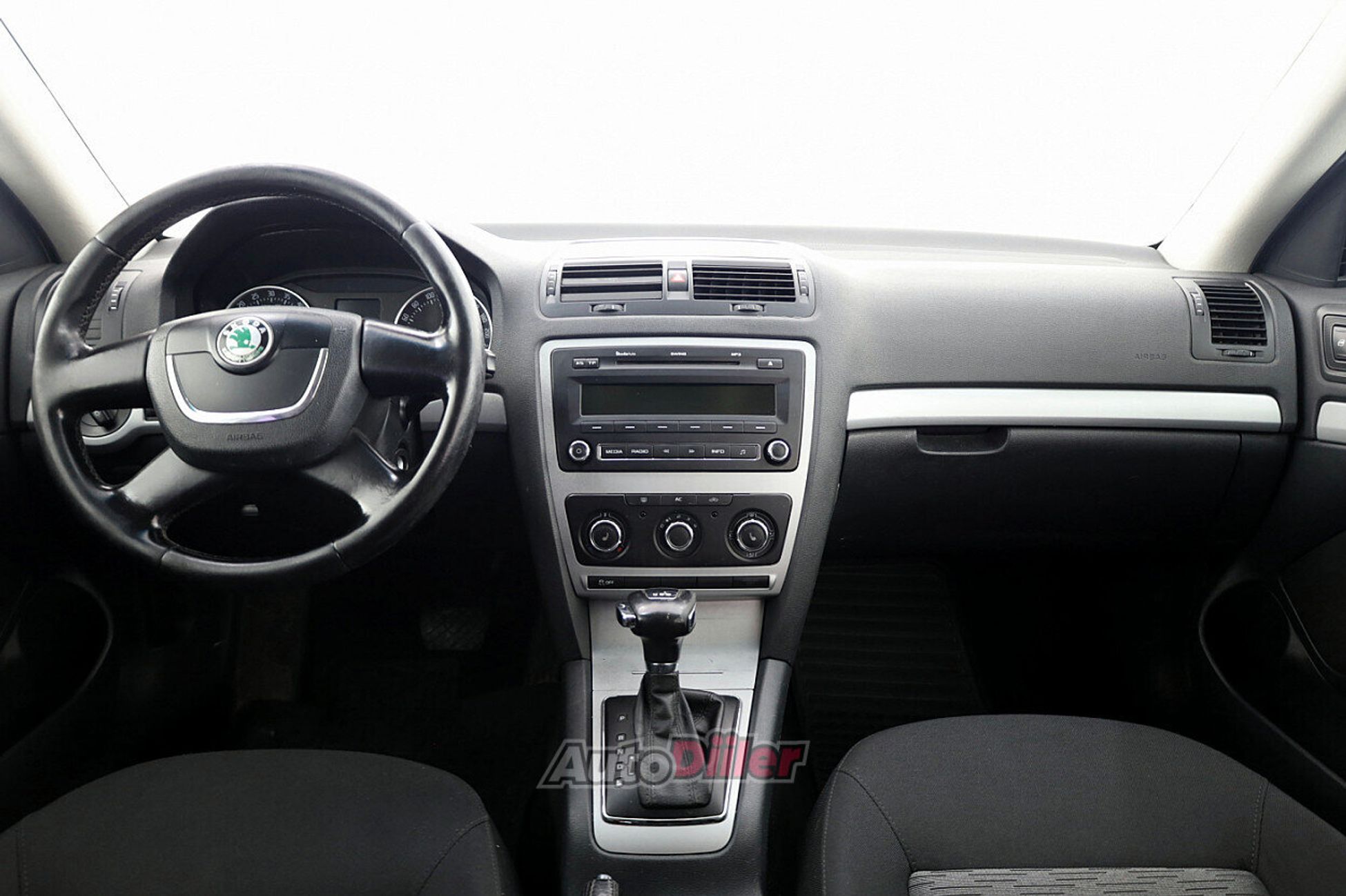 Skoda Octavia 1.6 77kW 2012, photo 5/7