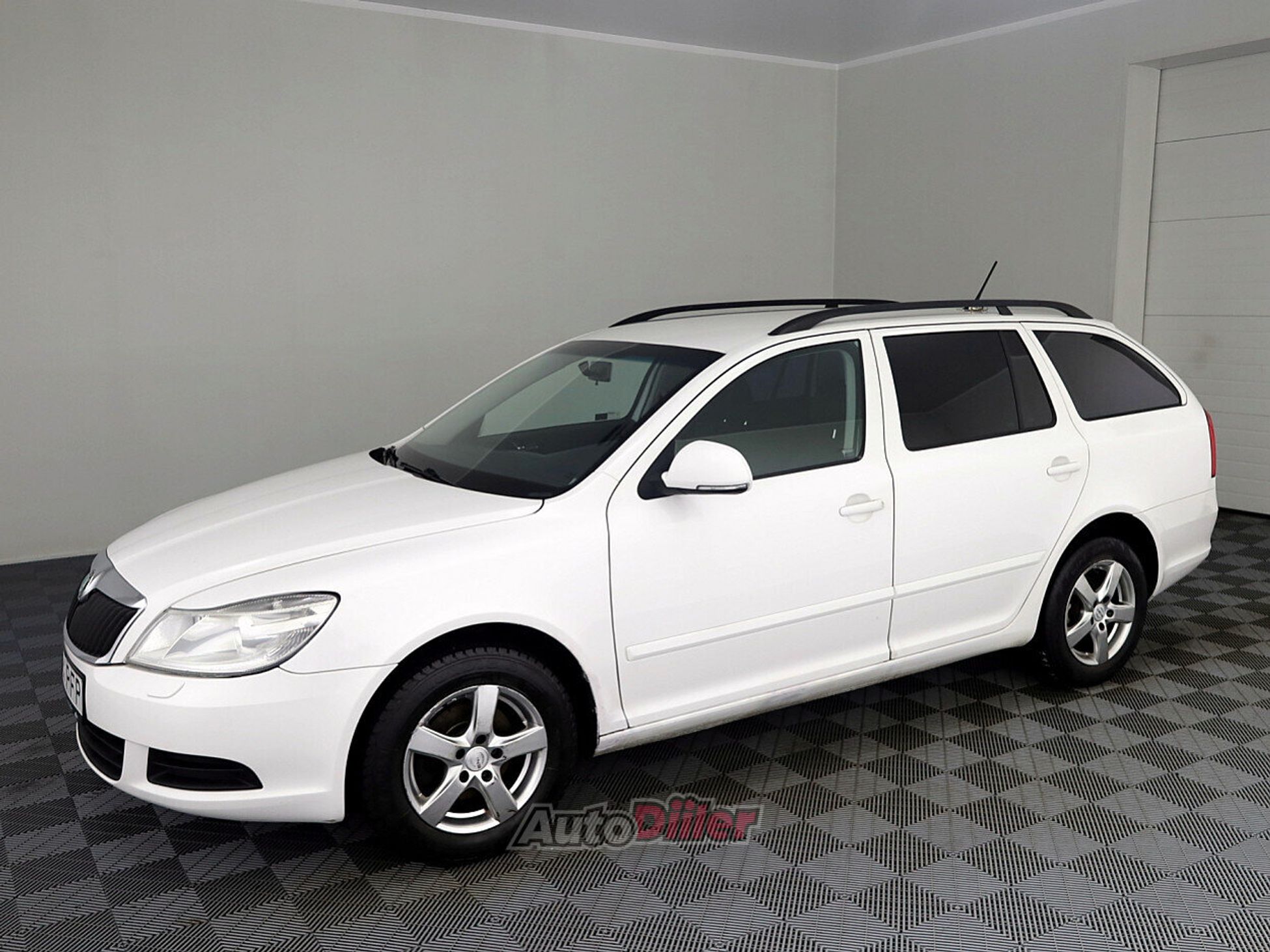 Skoda Octavia 1.6 77kW 2012, photo 2/7