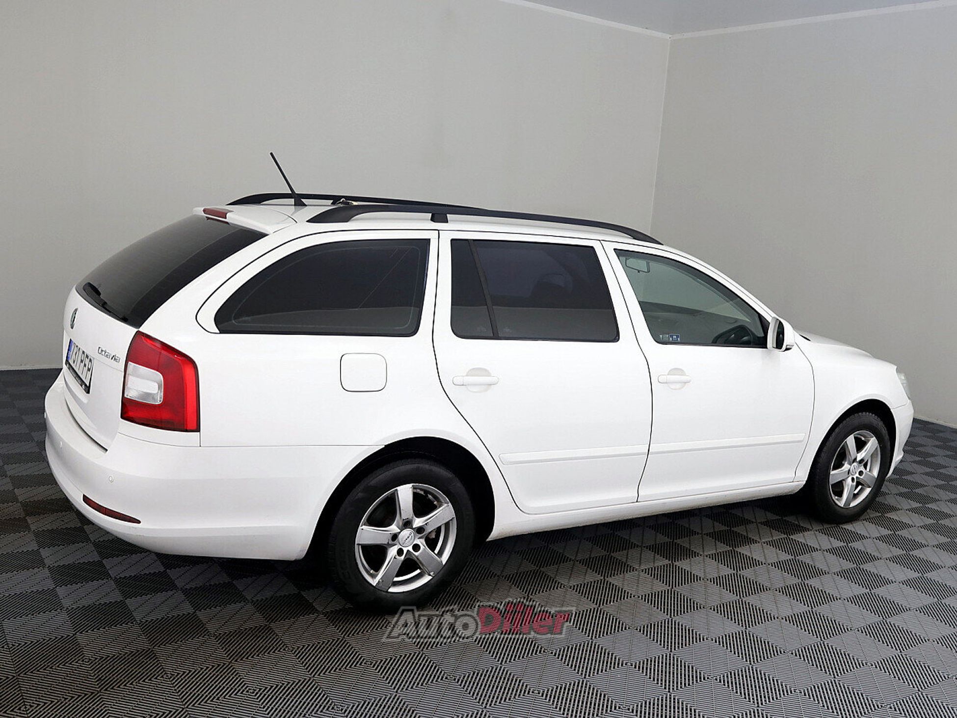 Skoda Octavia 1.6 77kW 2012, photo 3/7