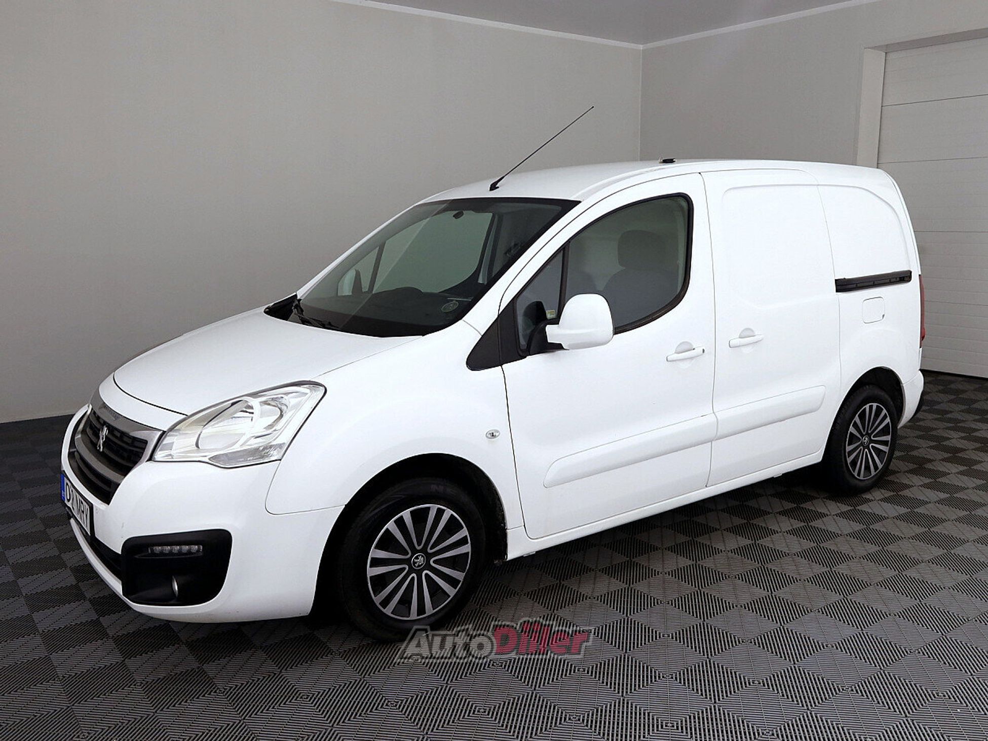 Peugeot Partner 1.6 55kW 2018, kuva 2/8