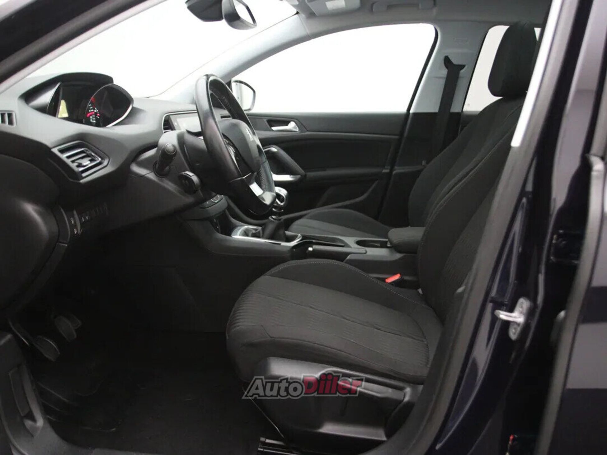 Peugeot 308 Executive 1.6 88kW 2016, kuva 4/10