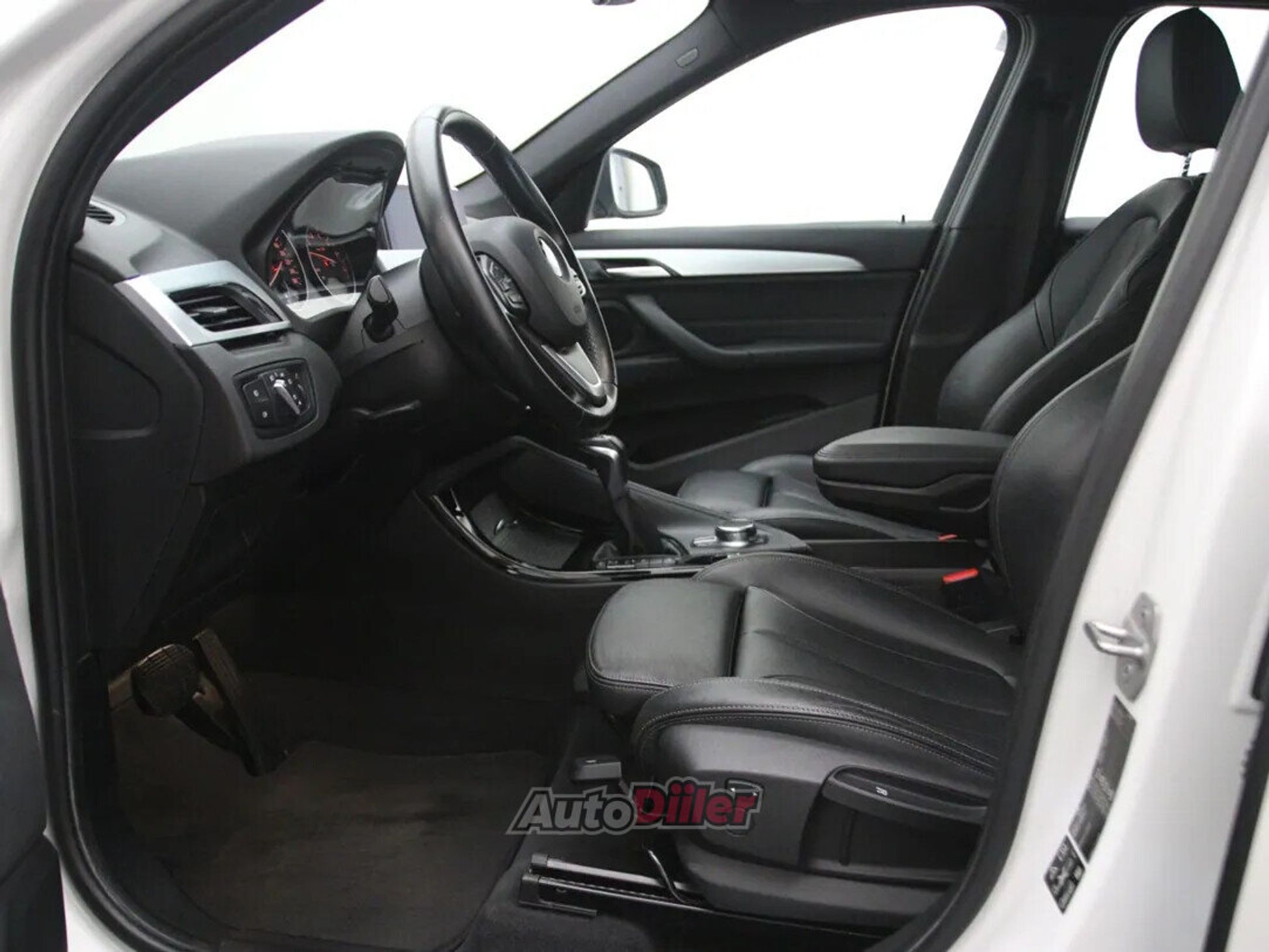 BMW X1 High Executive 2.0 141kW 2017, photo 4/10