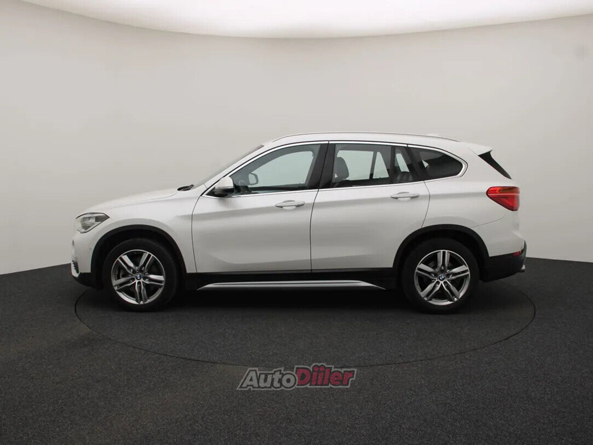 BMW X1 High Executive 2.0 141kW 2017, photo 6/10