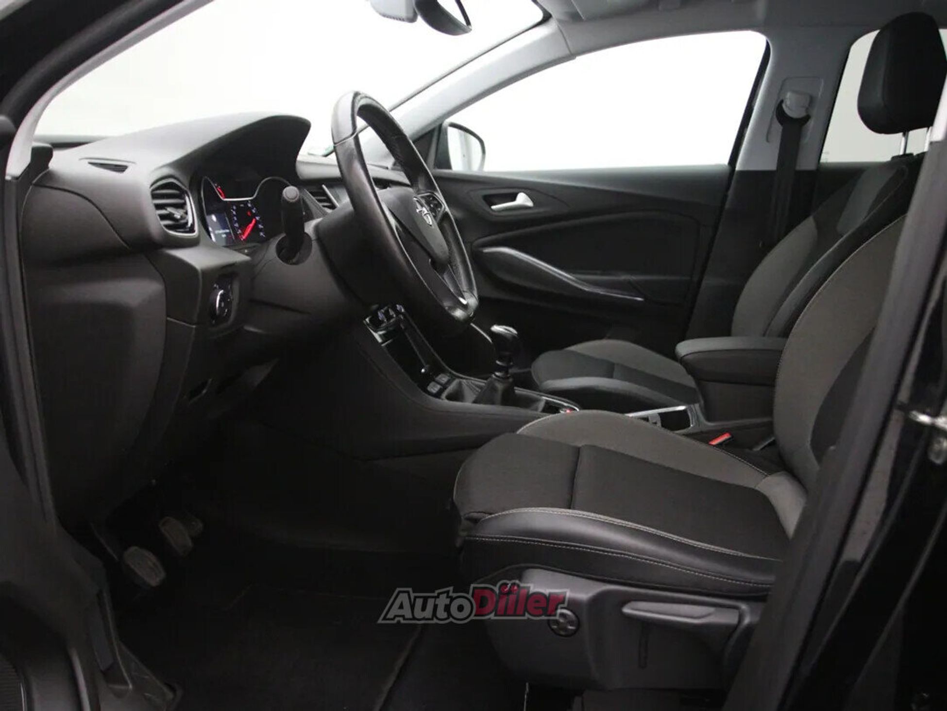 Opel Grandland X Innovation 1.5 96kW 2021, photo 4/10
