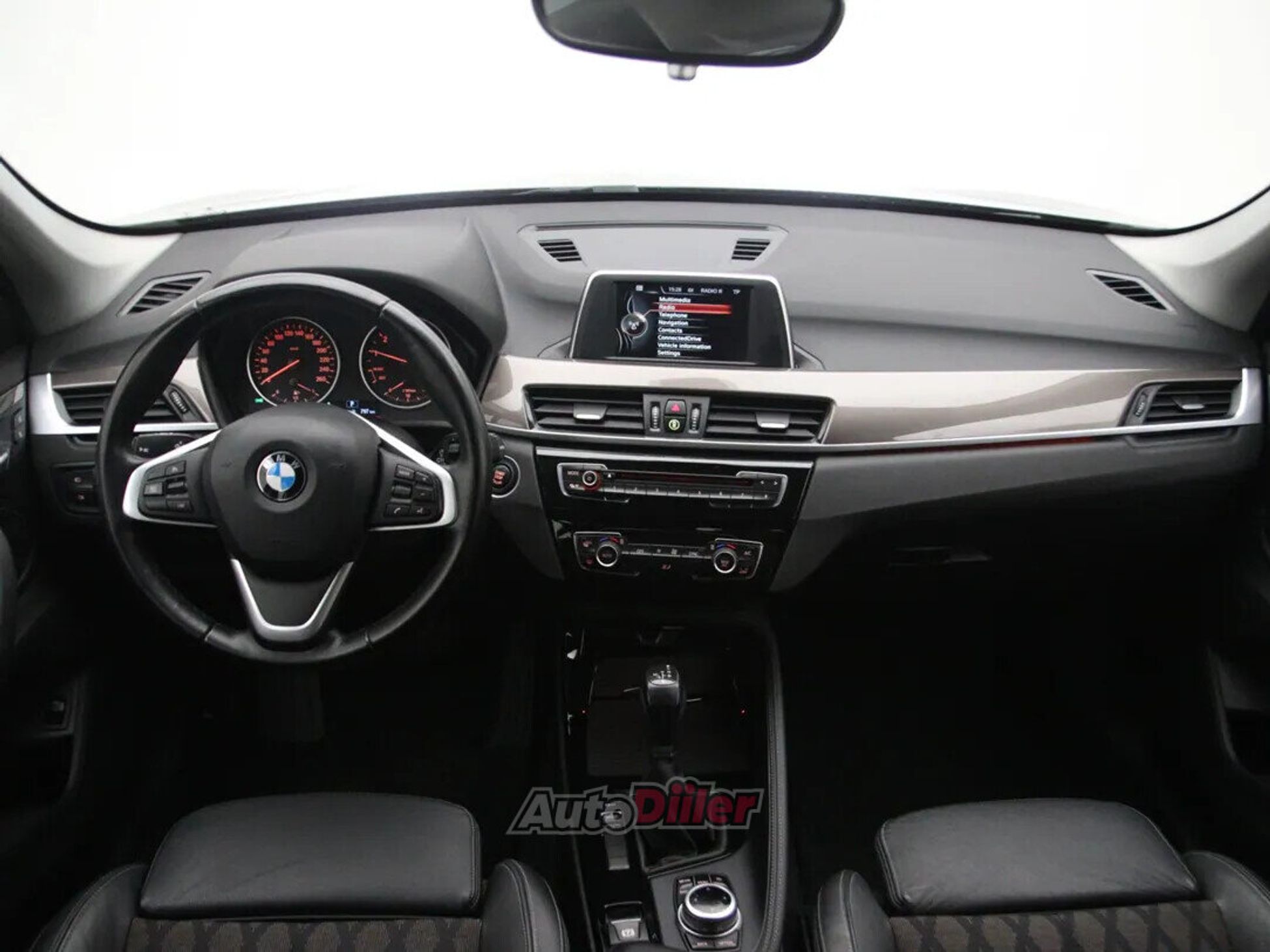 BMW X1 Executive 1.5 100kW 2017, kuva 2/10