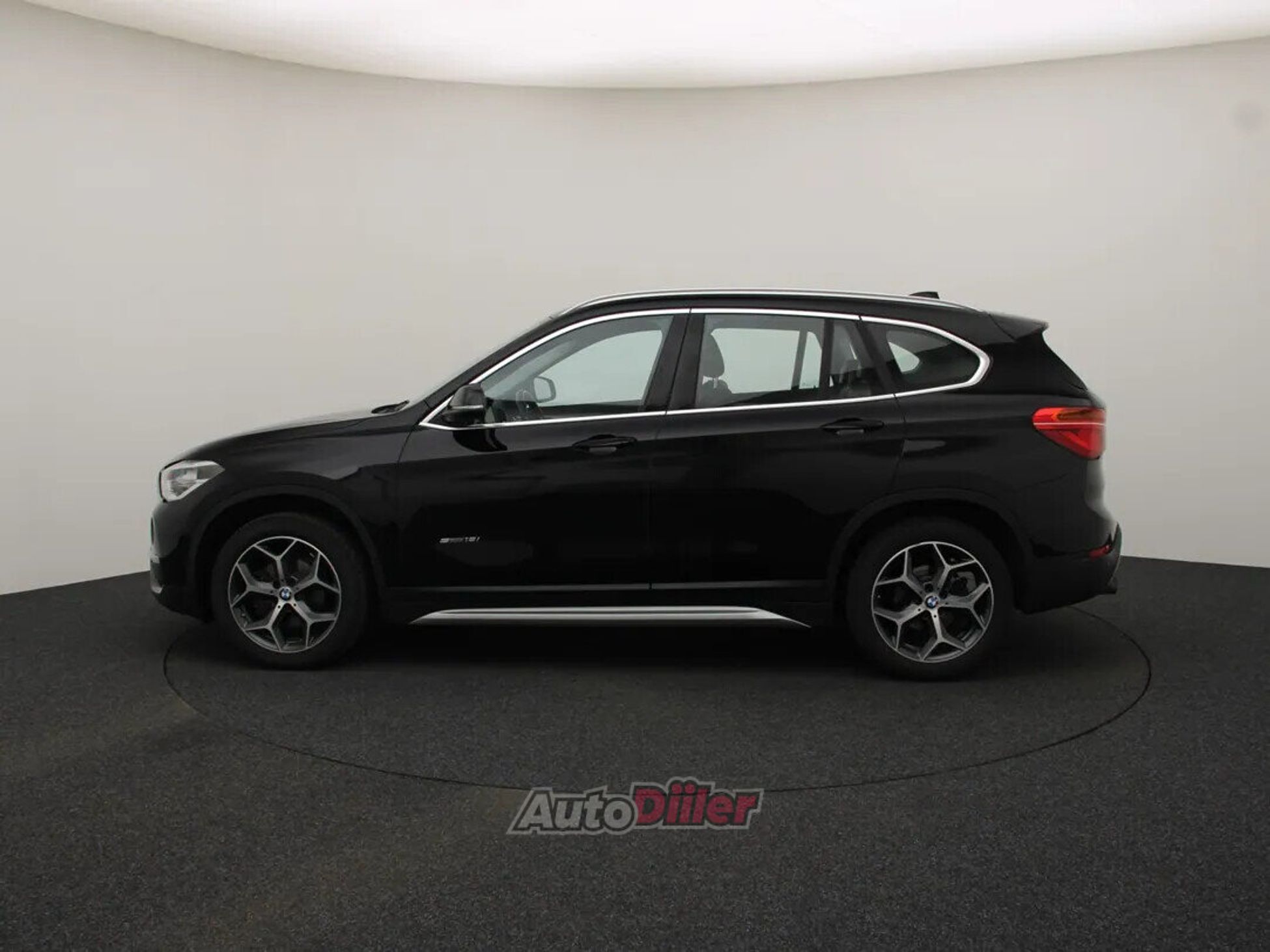 BMW X1 Executive 1.5 100kW 2017, kuva 6/10