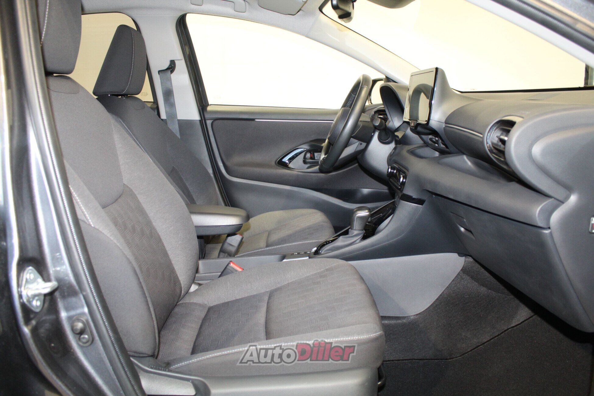 Toyota Yaris Active Plus 1.5 68kW 2024, photo 6/10