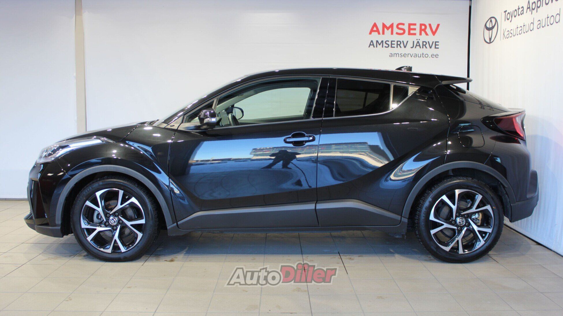 Toyota C-HR Petrol, Automatic 1.8 72kW 2023, photo 3/10
