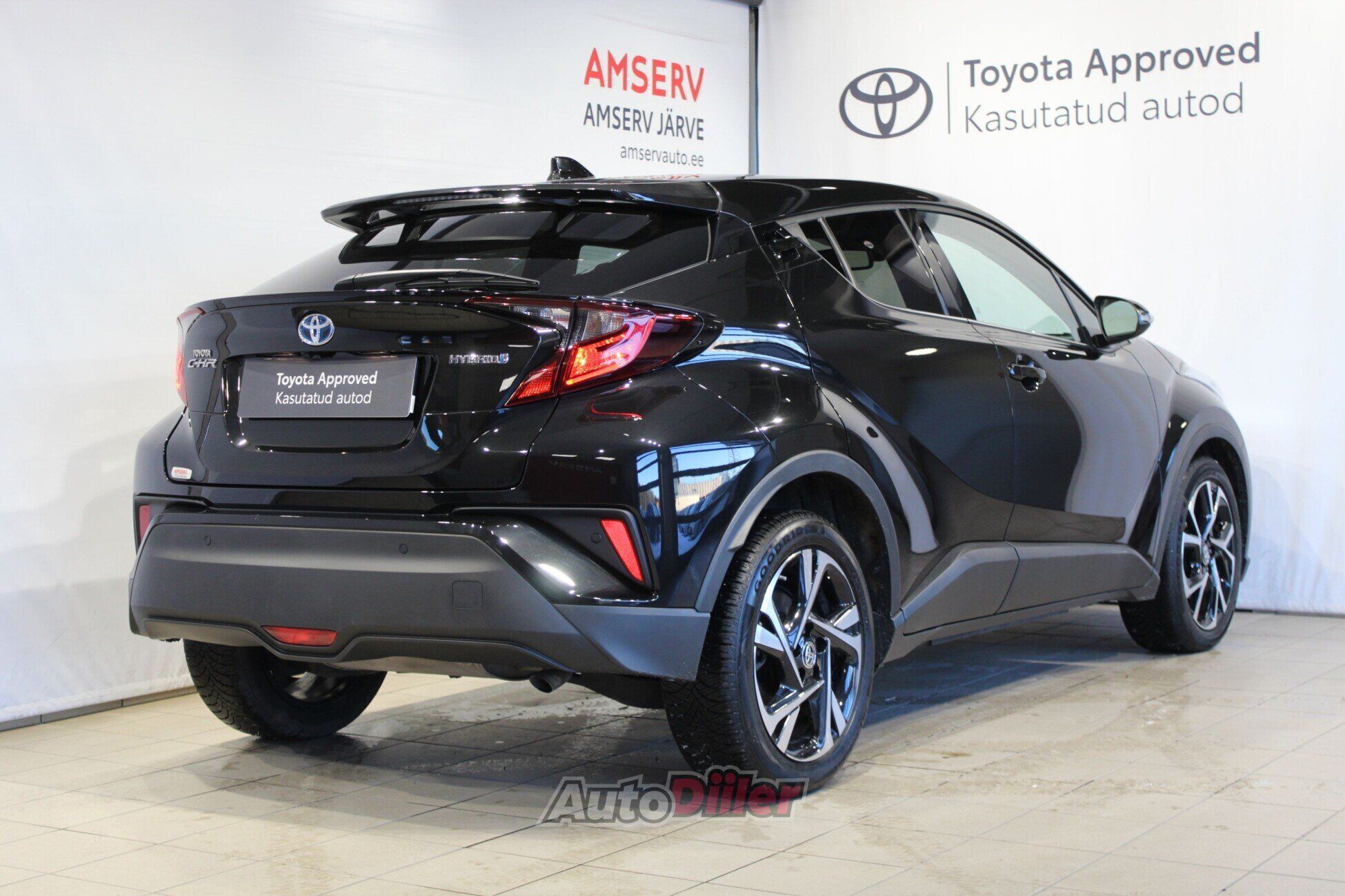 Toyota C-HR Petrol, Automatic 1.8 72kW 2023, photo 2/10