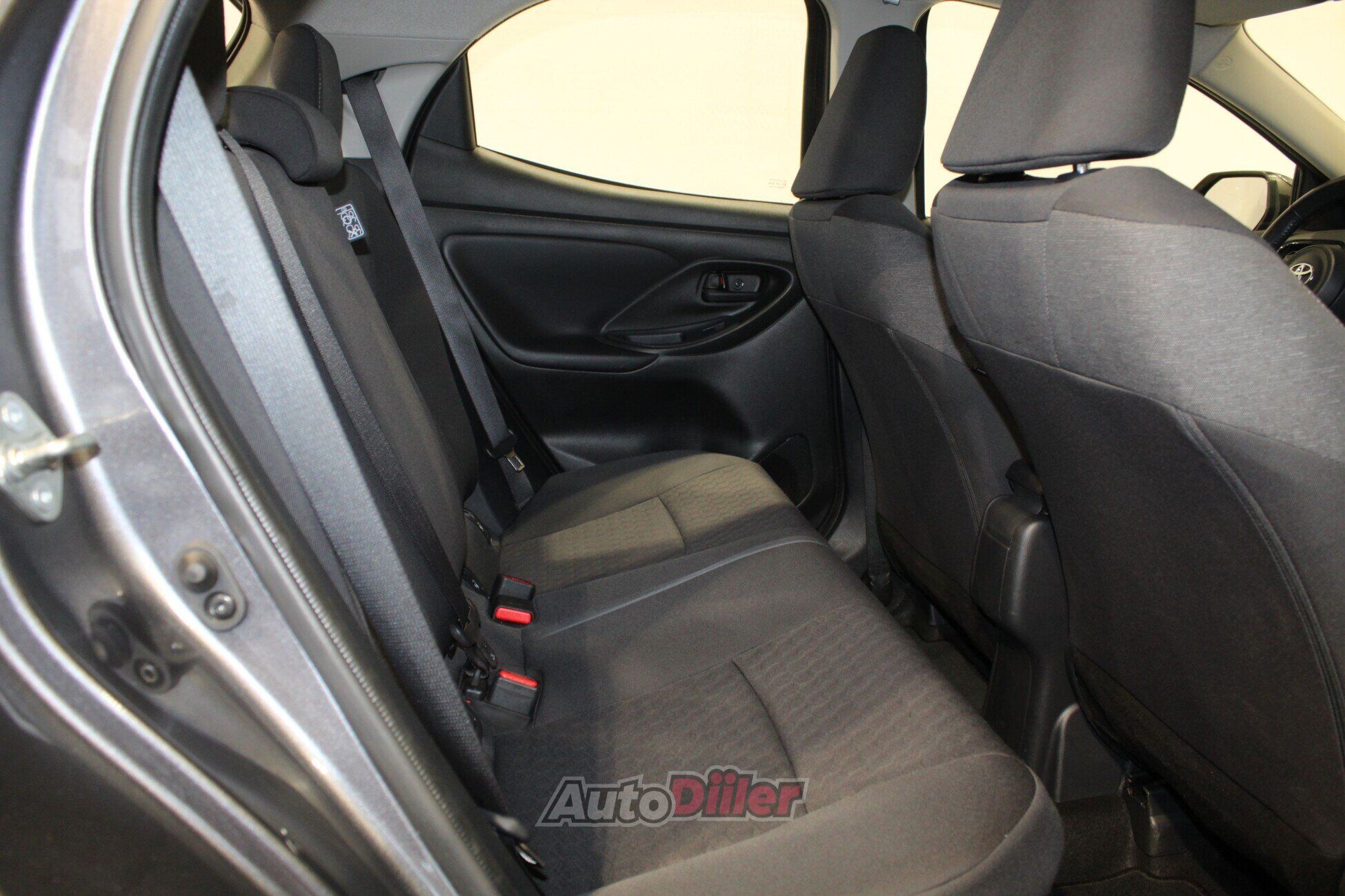 Toyota Yaris Petrol, Automatic 1.5 68kW 2022, kuva 7/10