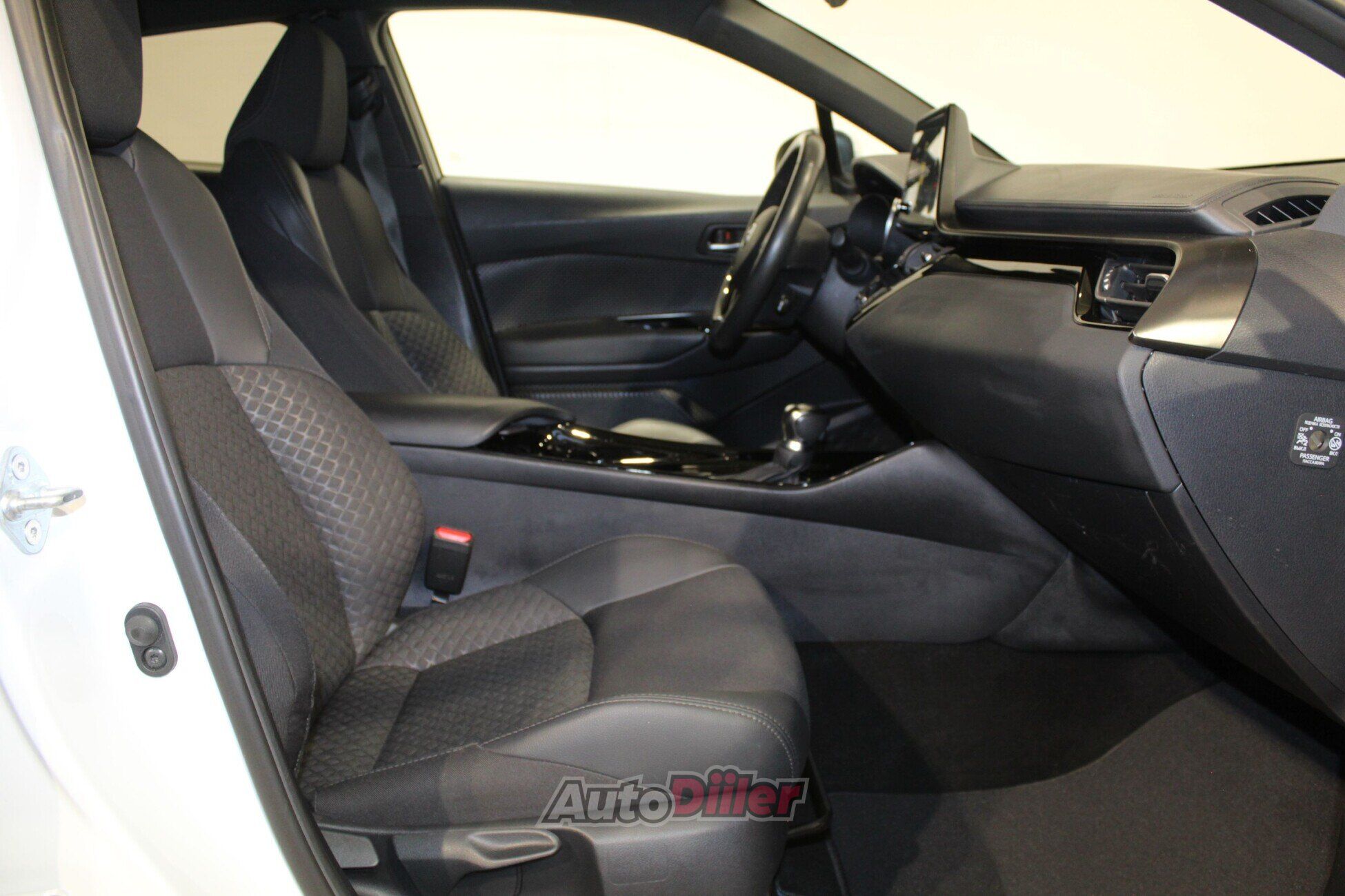 Toyota C-HR Style 1.8 72kW 2022, photo 6/10