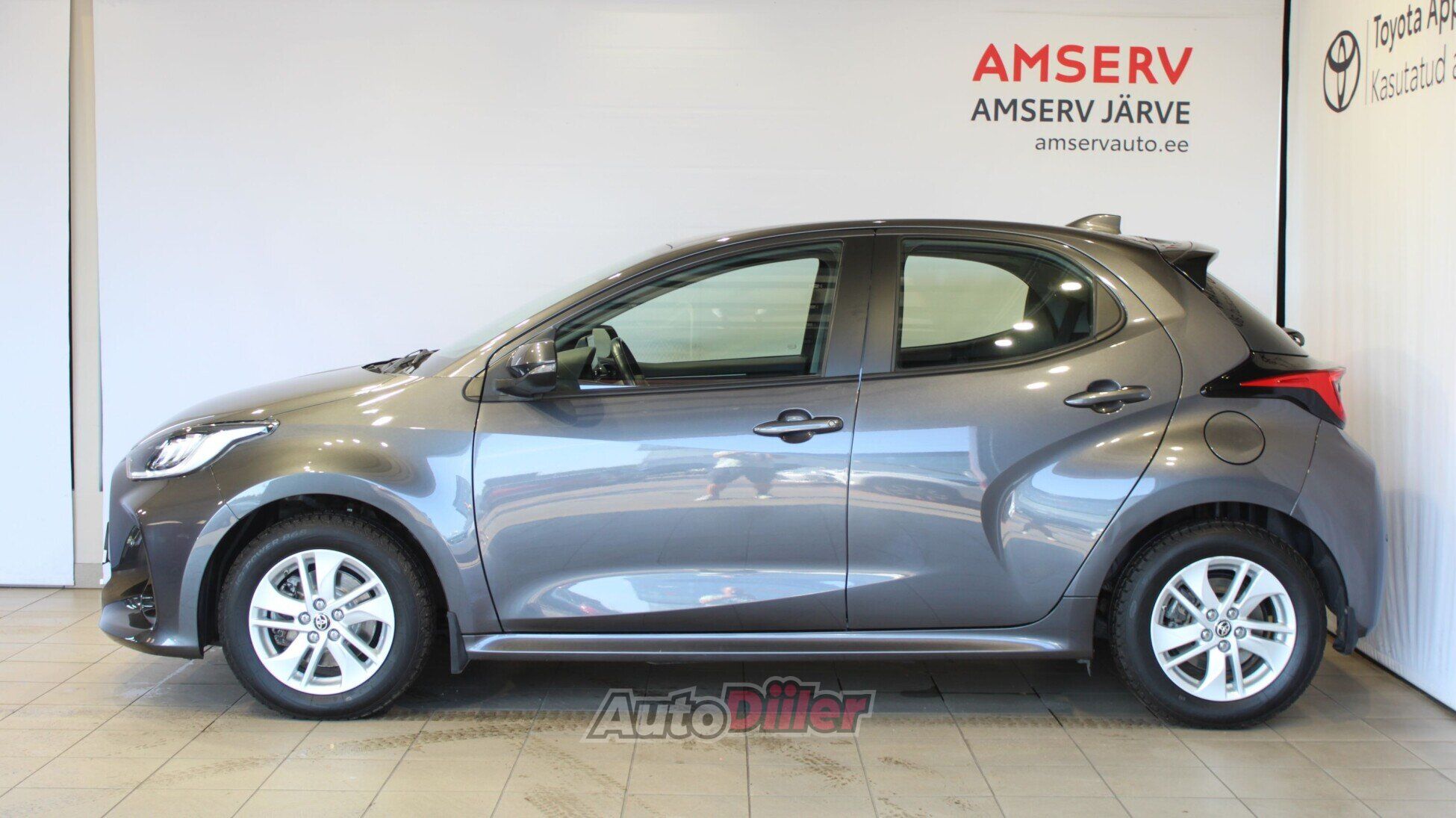 Toyota Yaris Petrol, Automatic 1.5 68kW 2022, photo 3/10