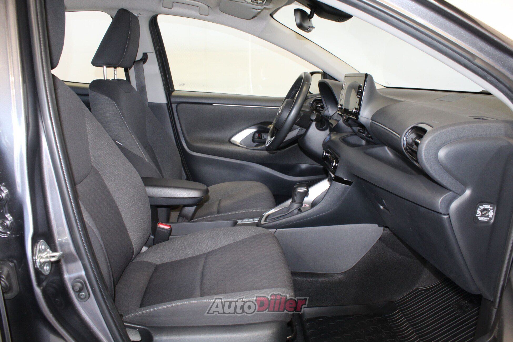 Toyota Yaris Petrol, Automatic 1.5 68kW 2022, photo 6/10