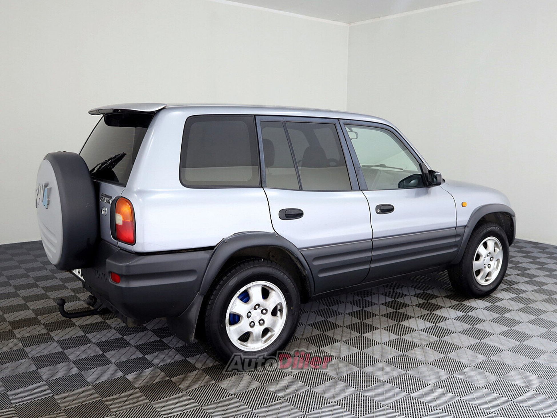 Toyota RAV4 2.0 95kW 1996, kuva 3/7