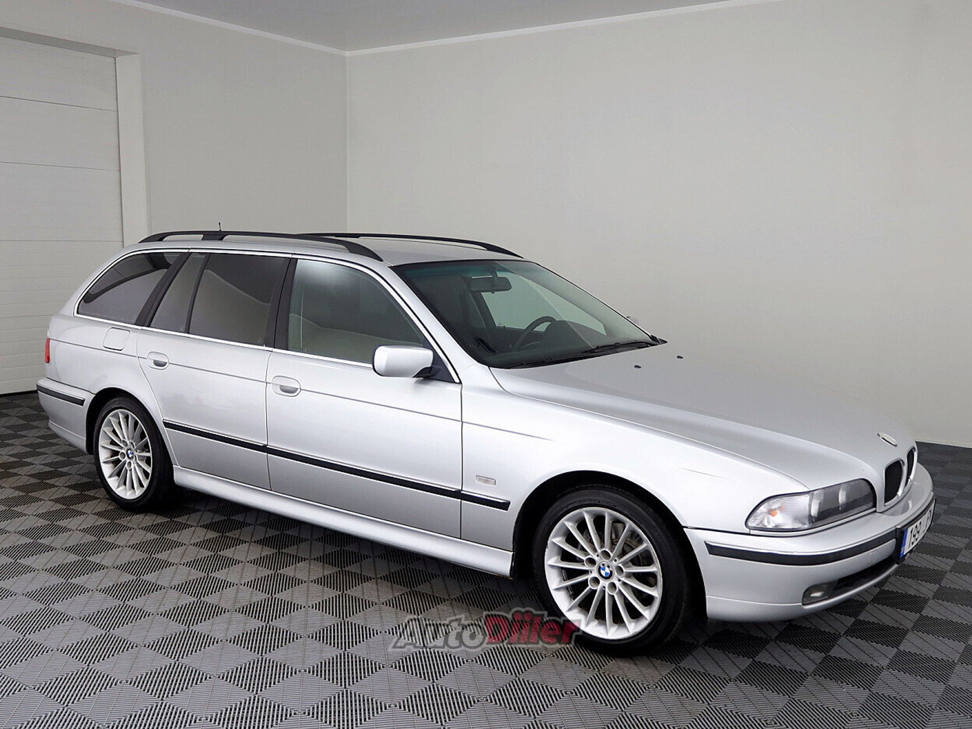 BMW 523