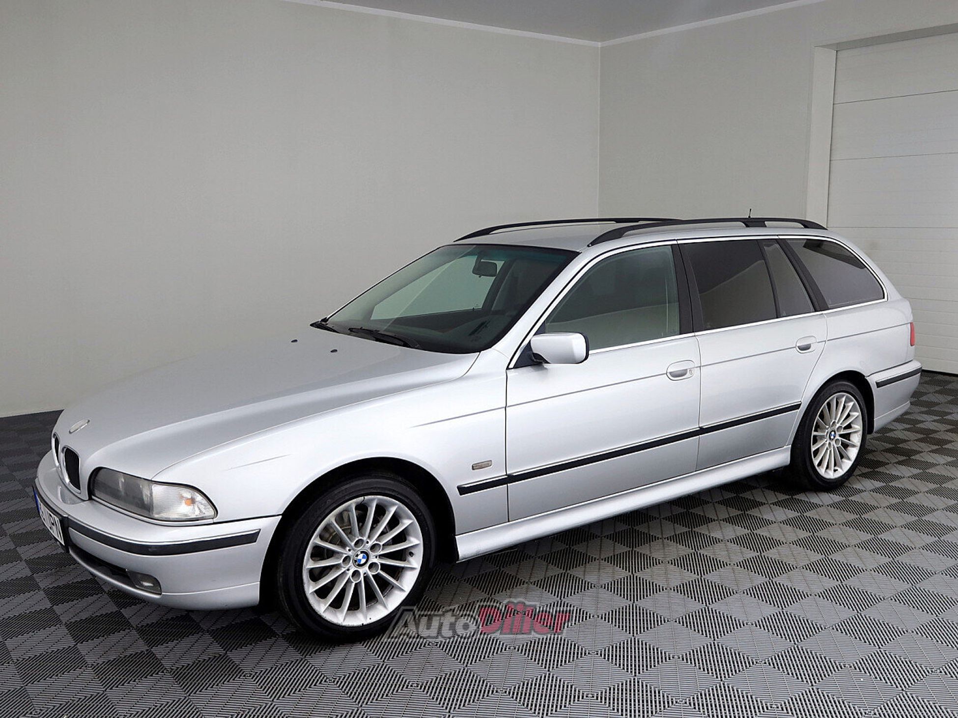 BMW 523 2.5 125kW 2000, photo 2/7