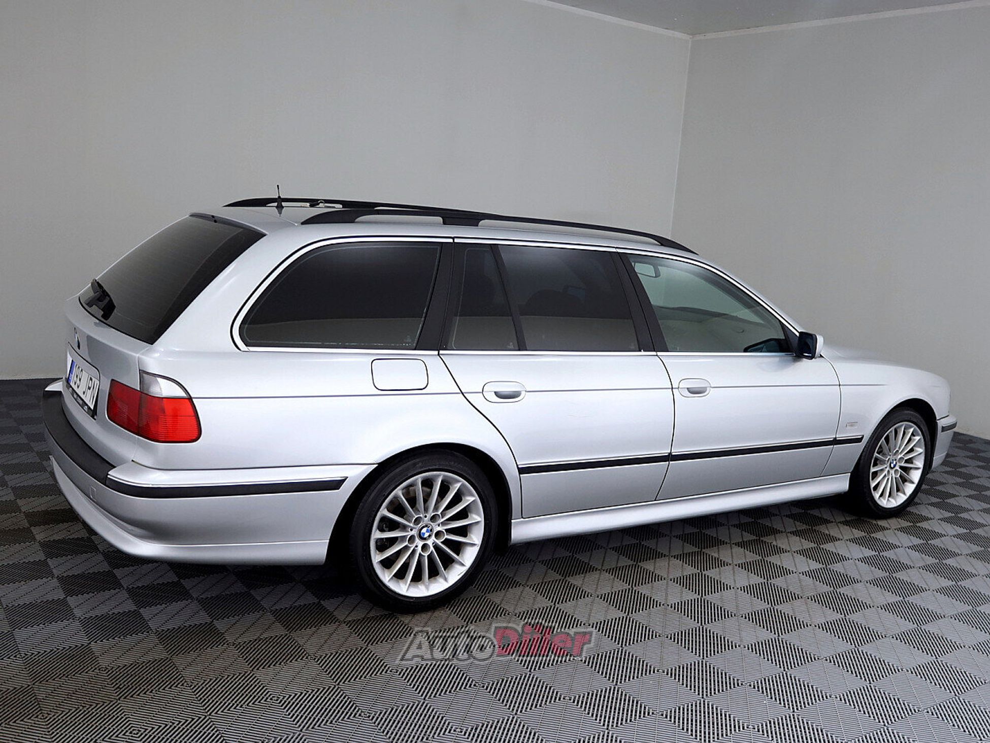 BMW 523 2.5 125kW 2000, photo 3/7