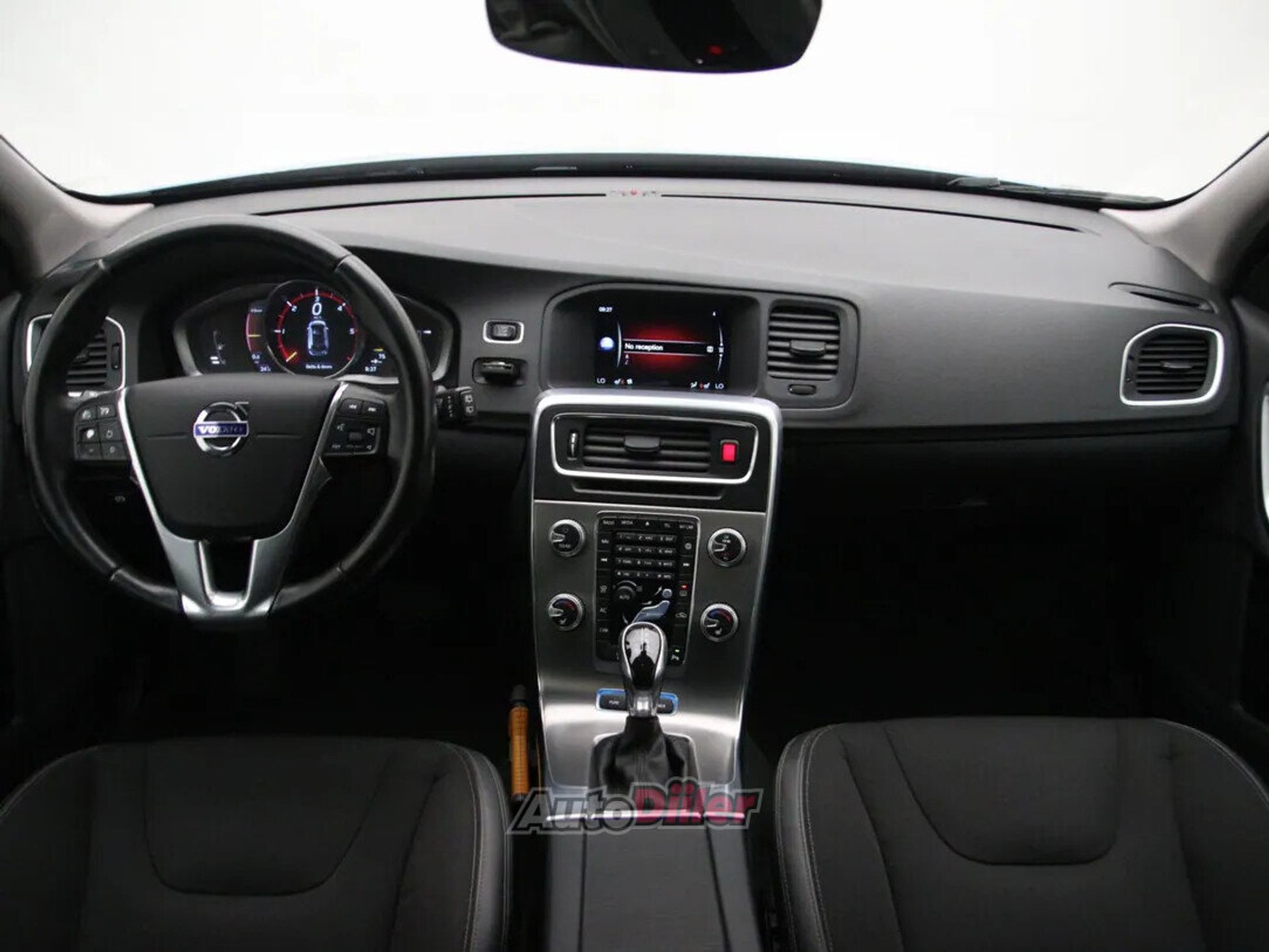 Volvo V60 Summum 2.4 208kW 2015, kuva 2/10
