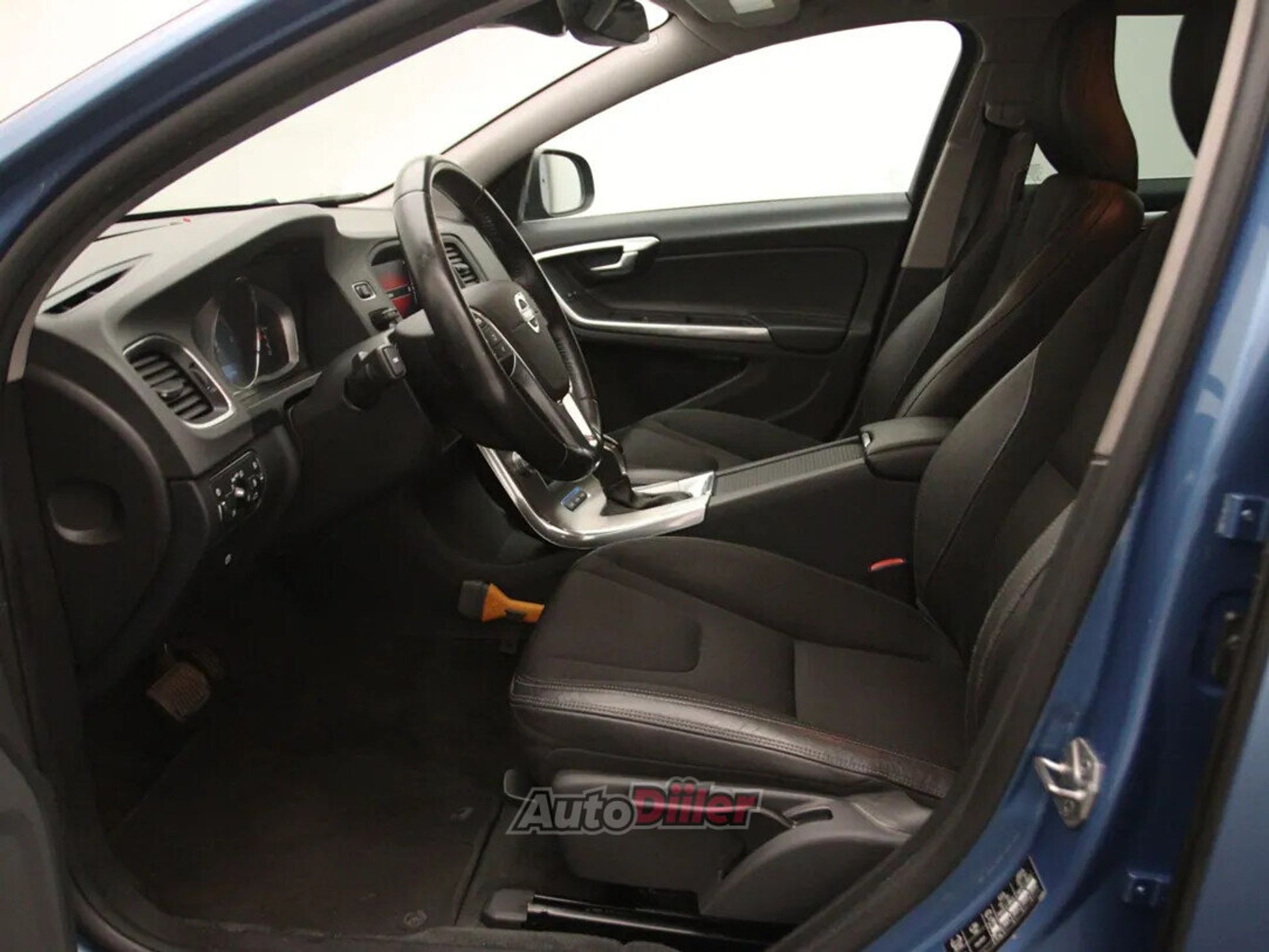Volvo V60 Summum 2.4 208kW 2015, kuva 4/10