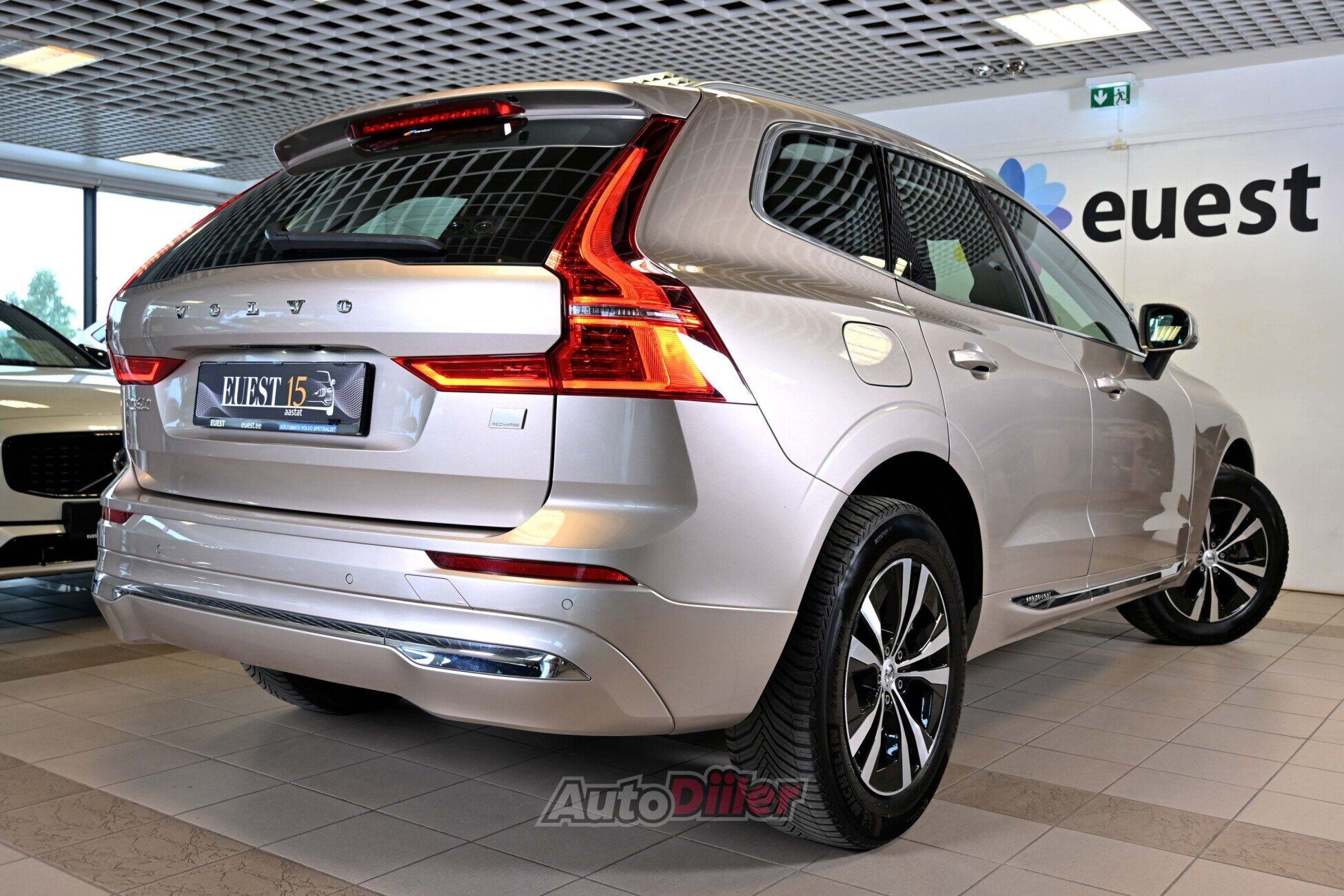 Volvo XC60 2022, photo 2/10