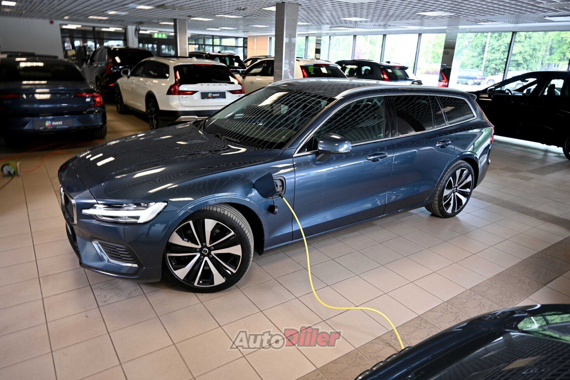 Volvo V60 2023, kuva 6/10