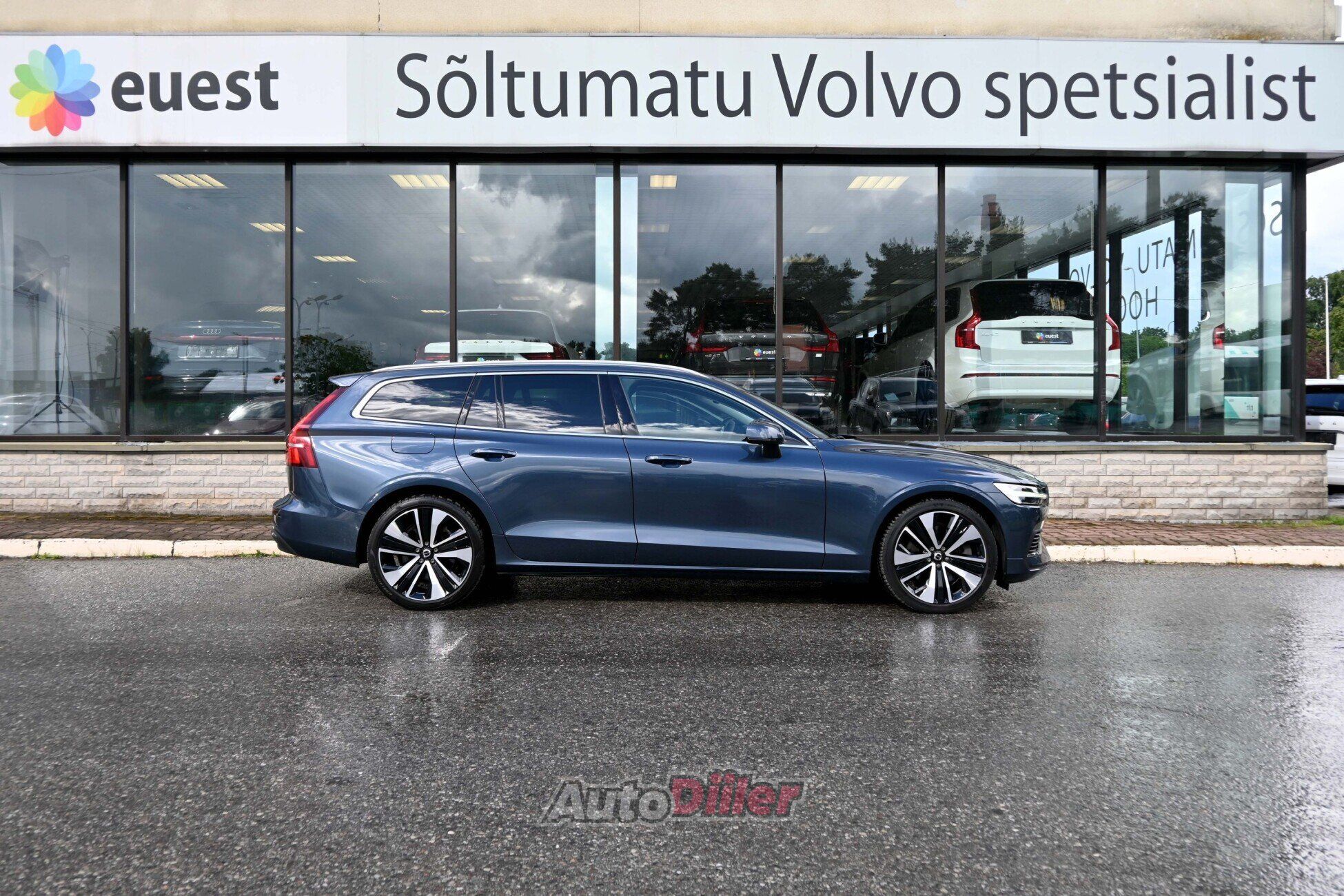 Volvo V60 2023, kuva 7/10