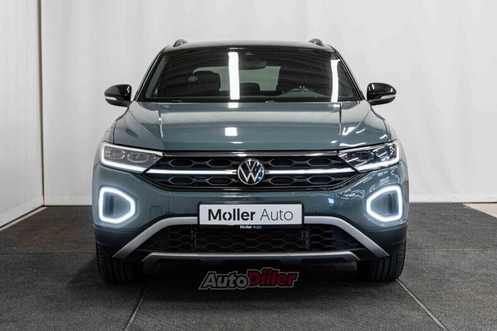 Volkswagen T-Roc 1.5 110kW 2023, photo 2/10