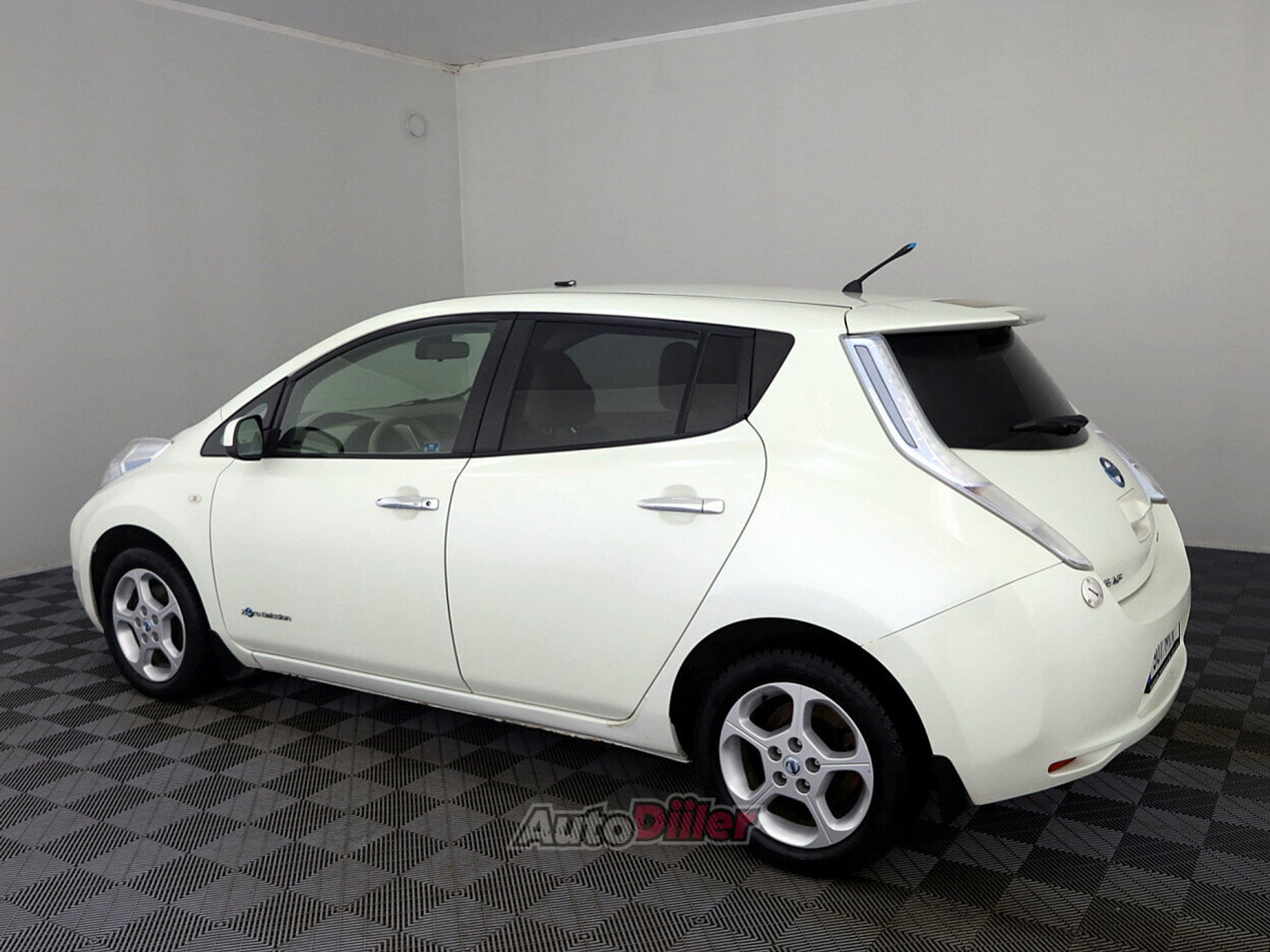 Nissan Leaf 80kW 2012, photo 4/9