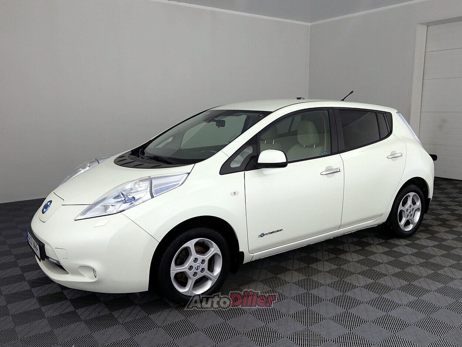 Nissan Leaf 80kW 2012, photo 2/9