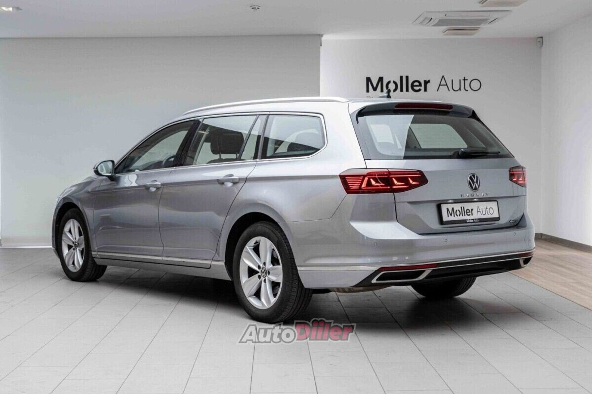 Volkswagen Passat 2.0 147kW 2023, photo 4/10