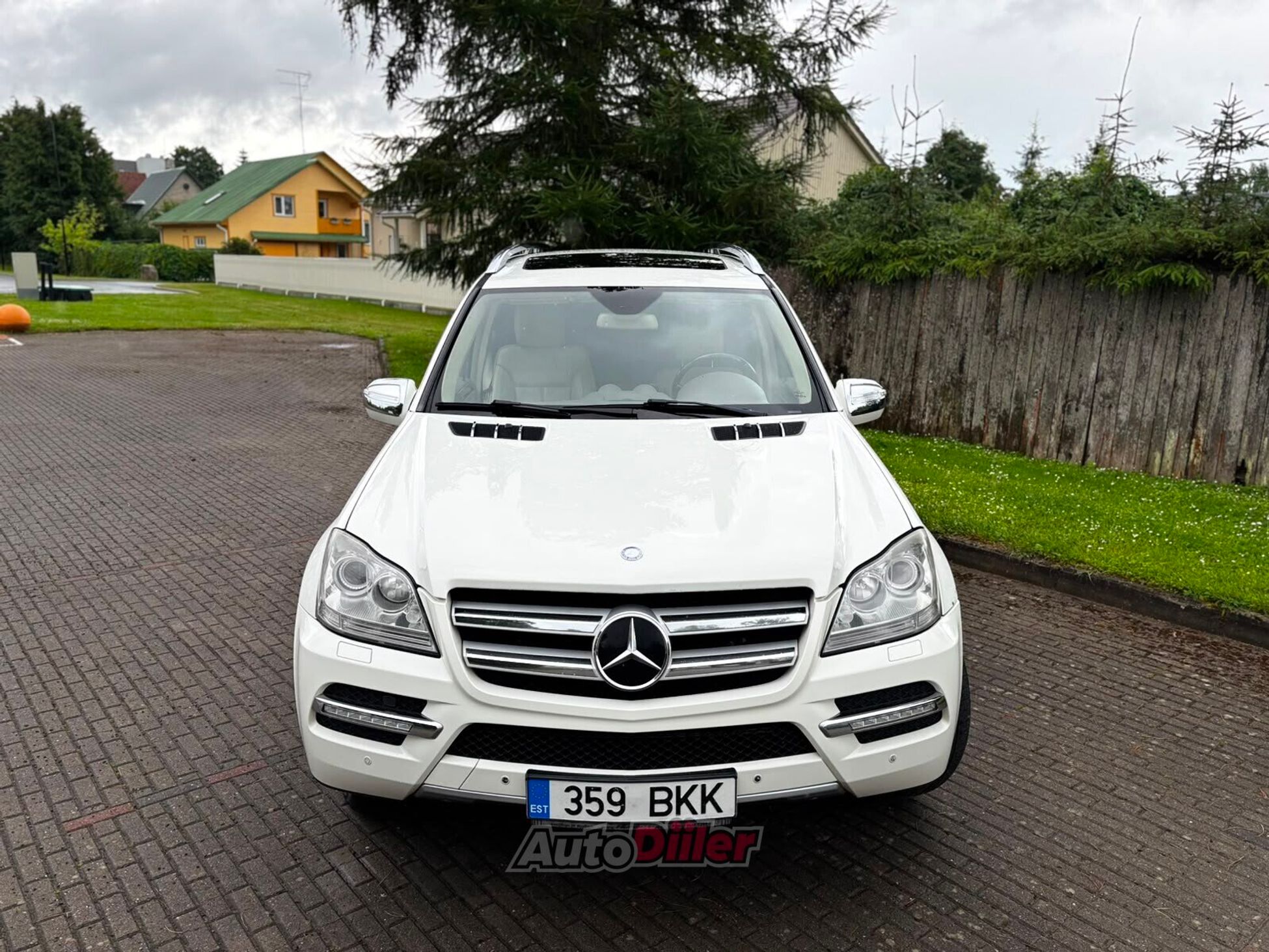 Mercedes-Benz GL 450 Facelift 4.7 250kW 2010, kuva 2/10