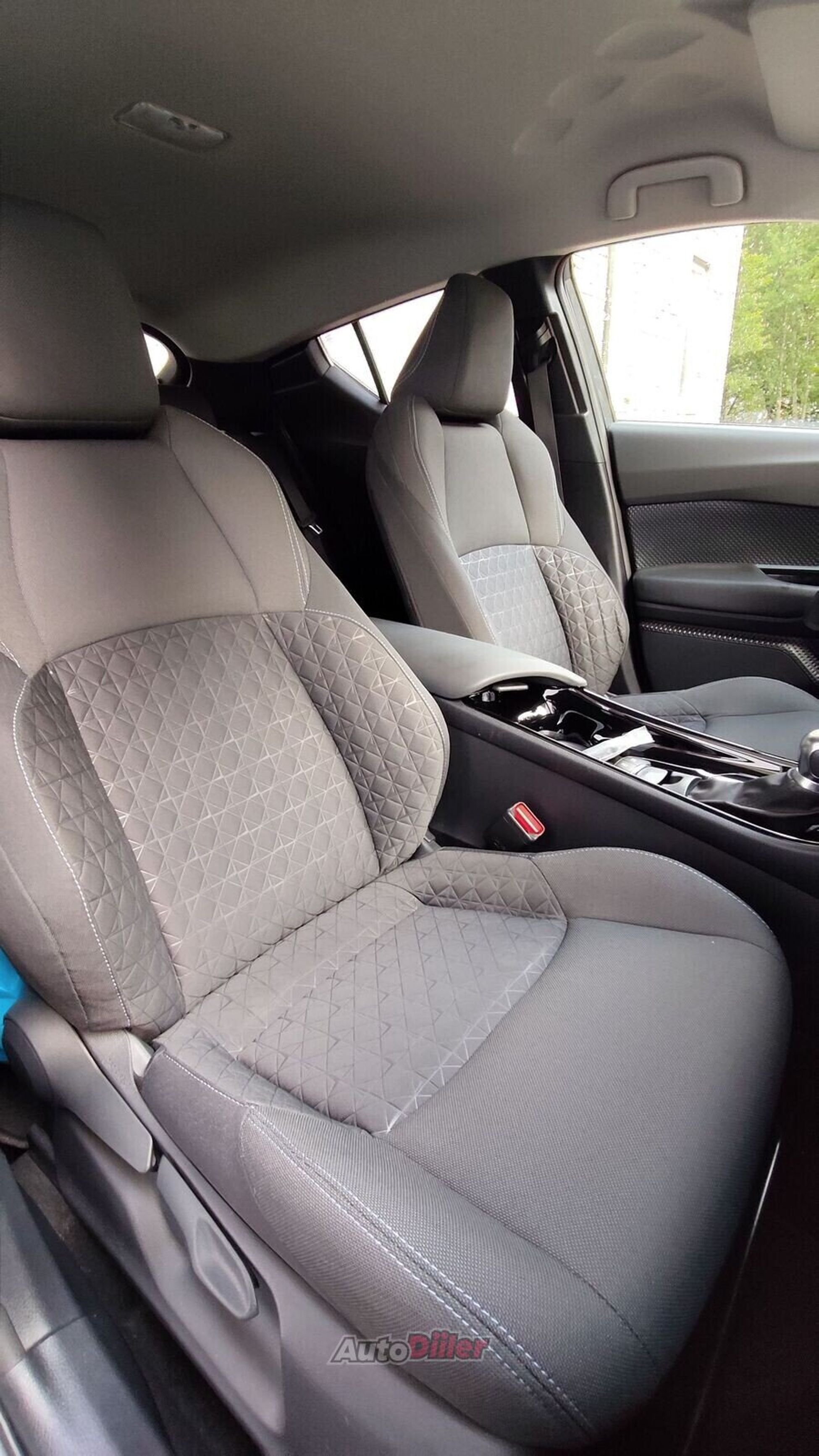 Toyota C-HR Style 1.8 72kW 2021, photo 6/10