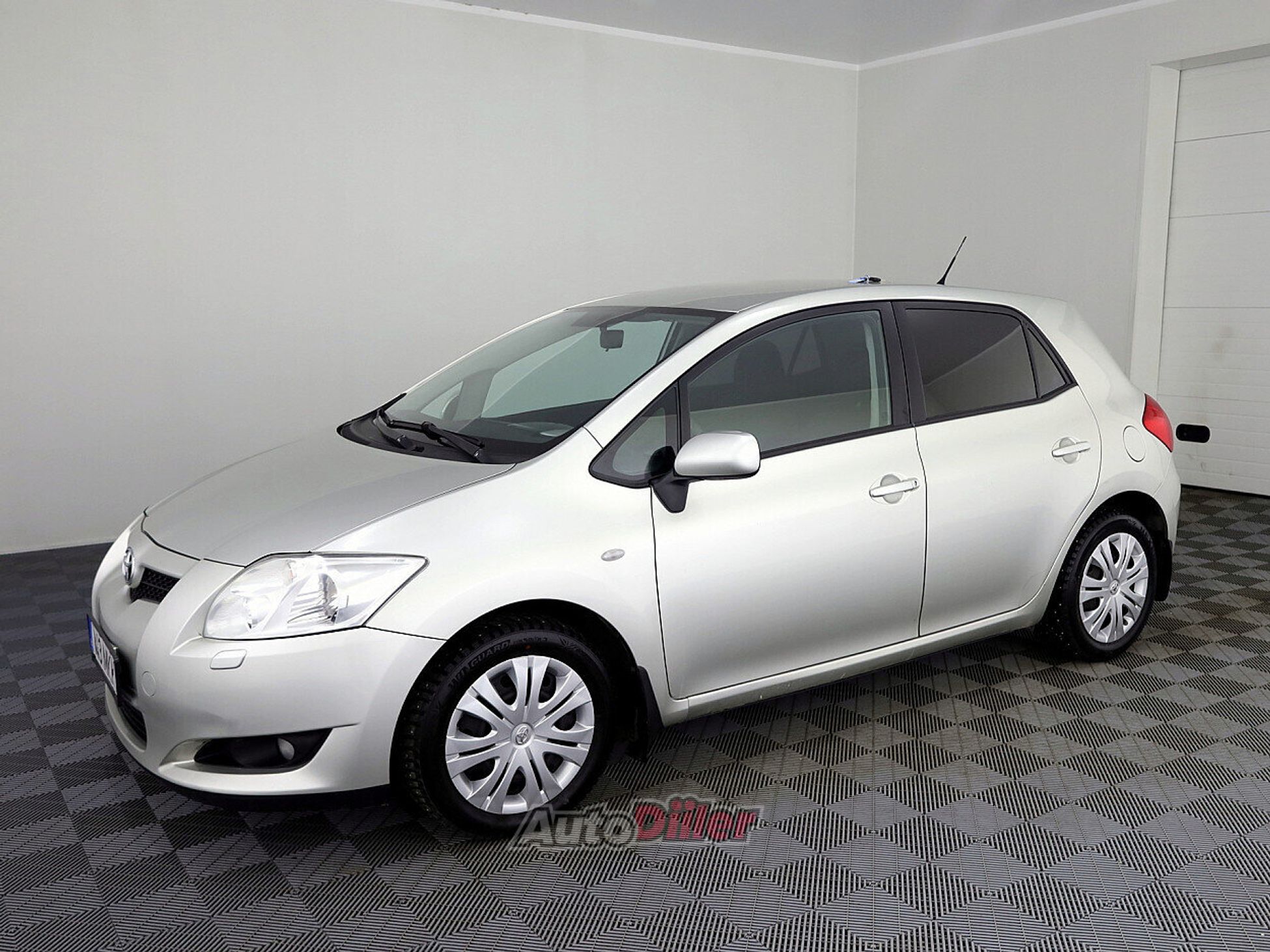 Toyota Auris 1.6 91kW 2007, photo 2/9