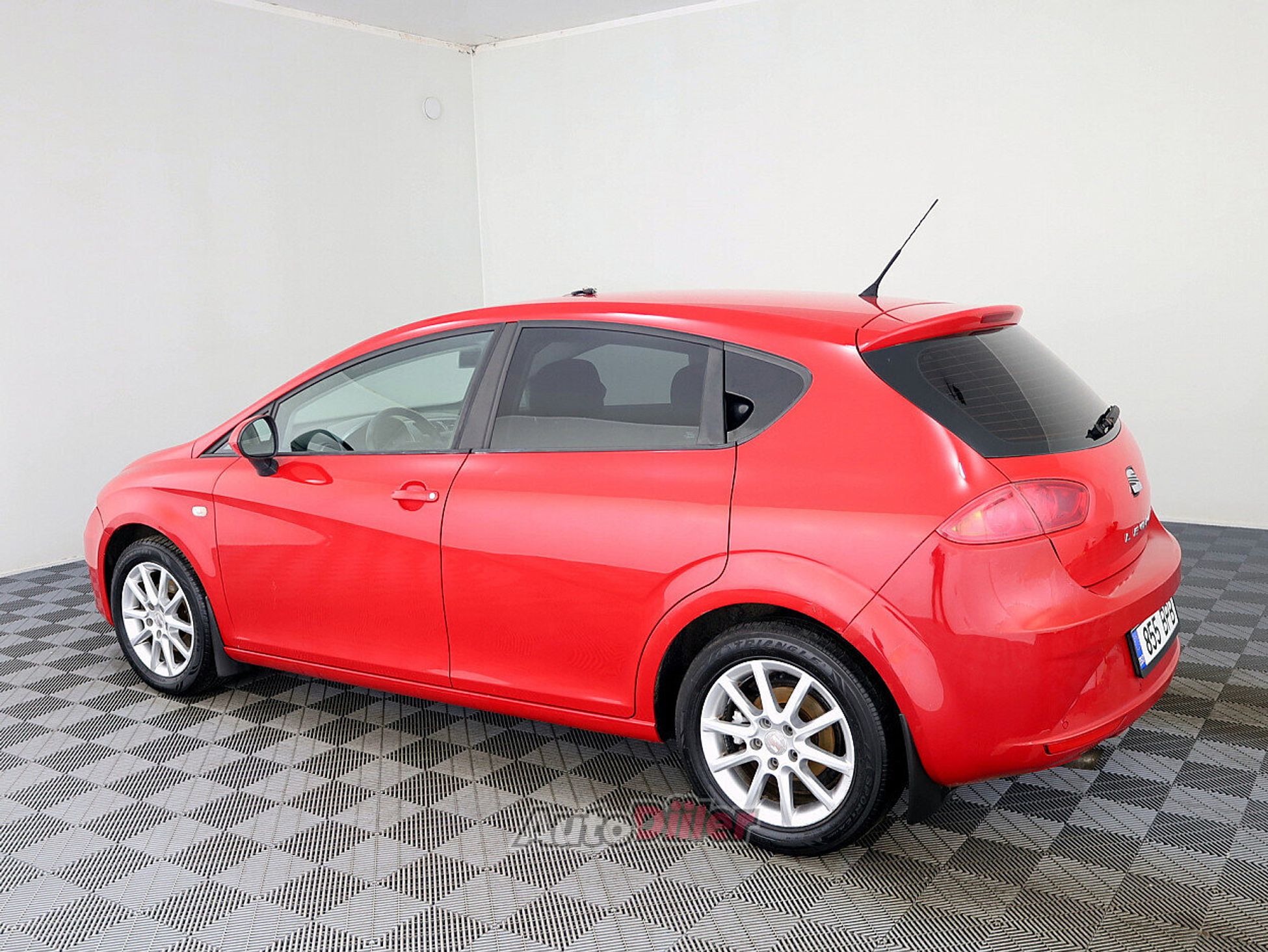 SEAT Leon 1.6 77kW 2011, photo 4/8