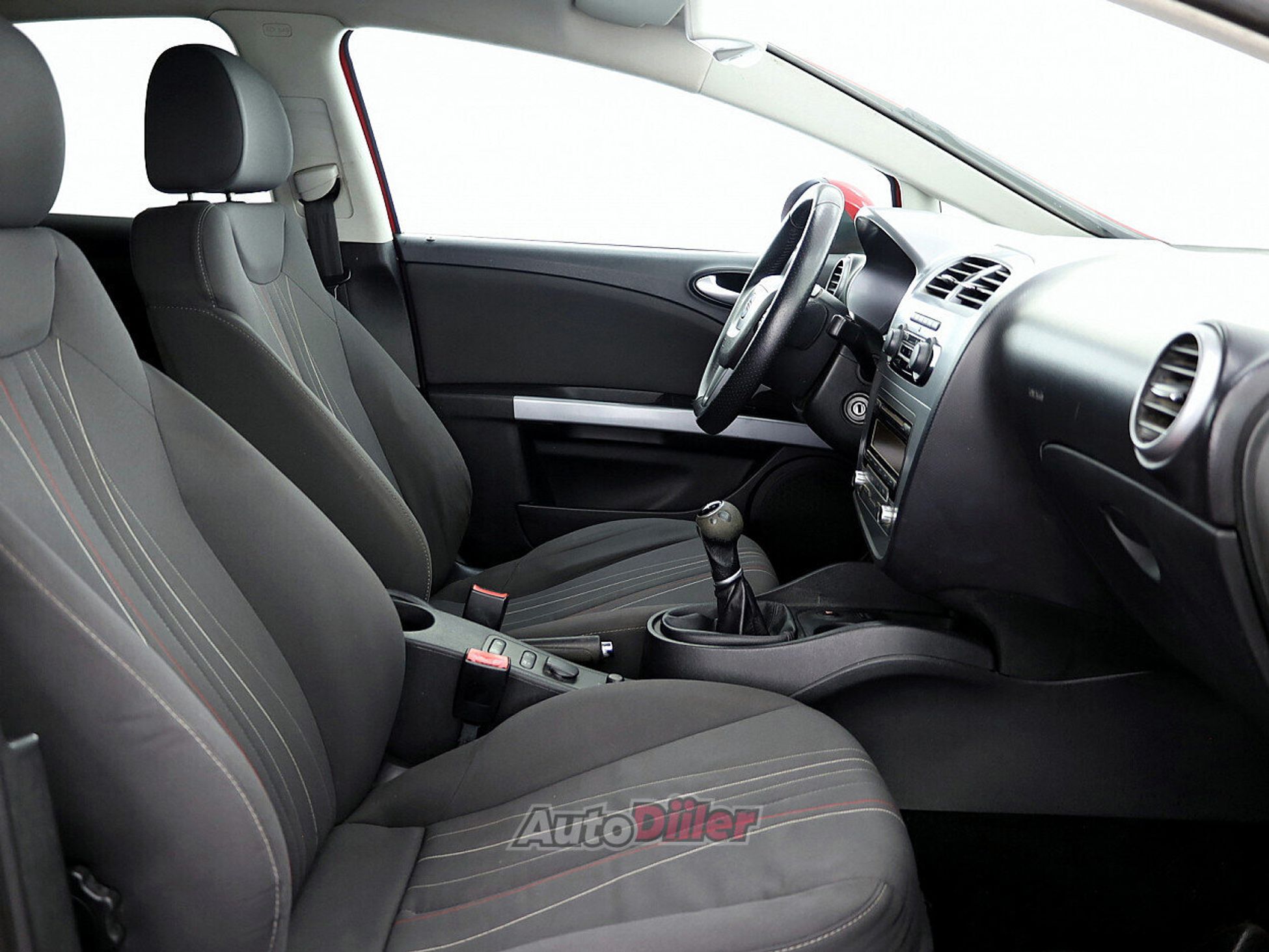 SEAT Leon 1.6 77kW 2011, photo 6/8