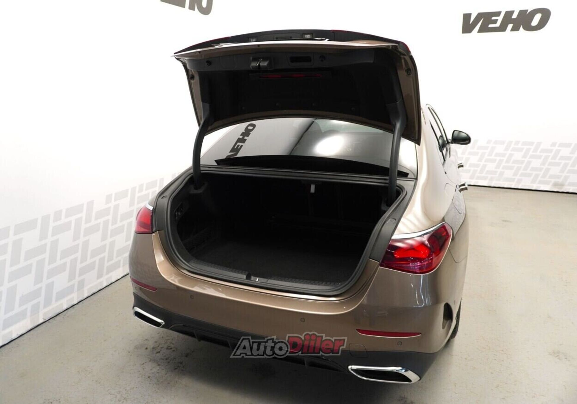 Mercedes-Benz E 200 2025, photo 7/10