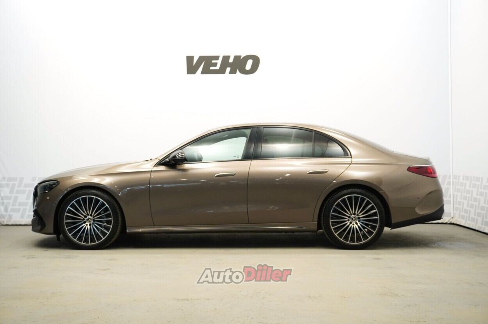 Mercedes-Benz E 200 2025, photo 3/10
