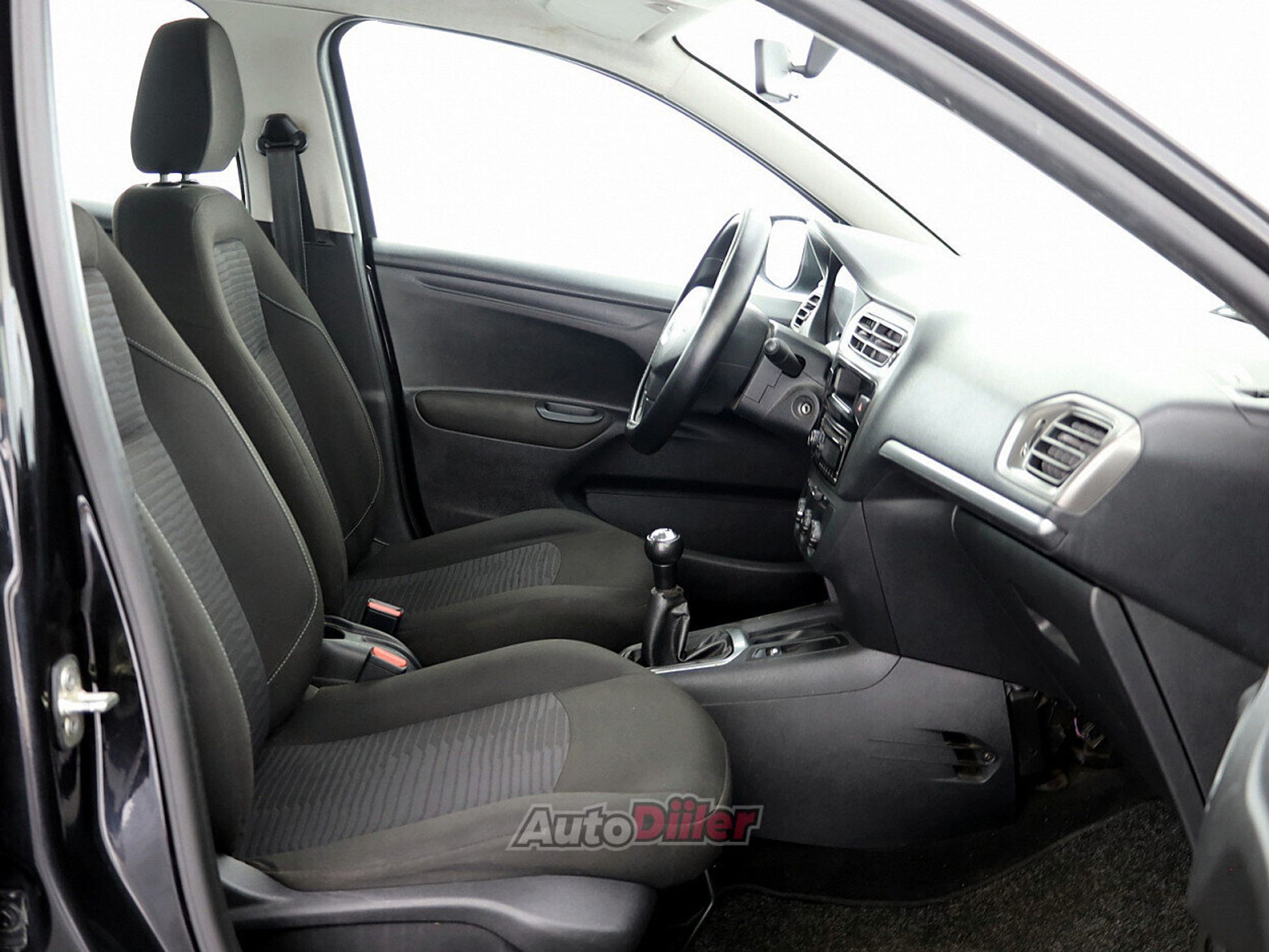 Peugeot 301 1.2 53kW 2013, photo 6/7