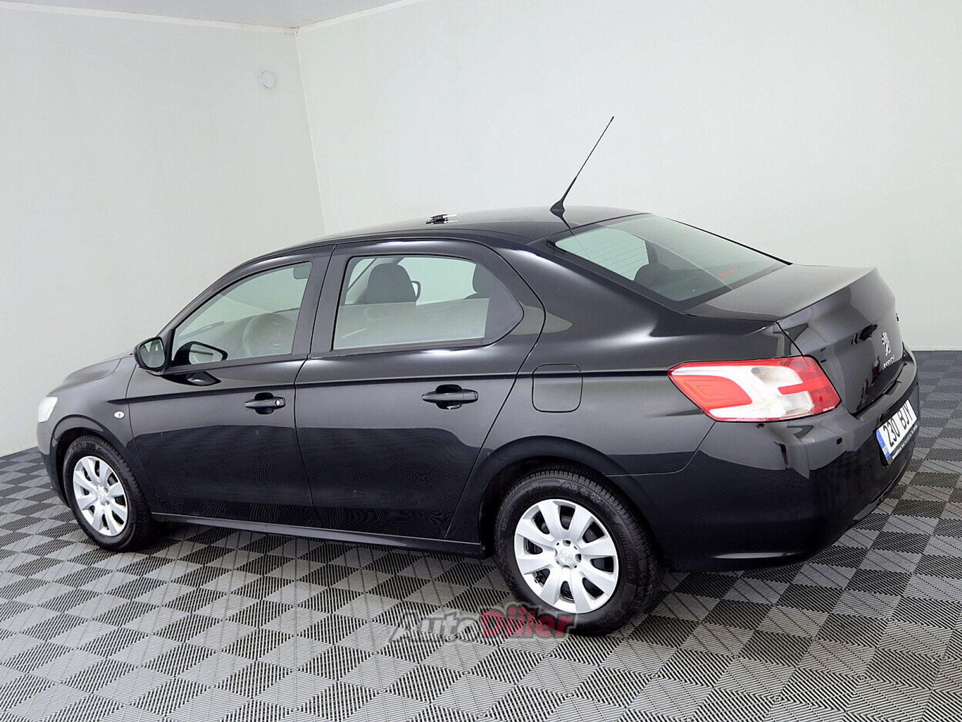 Peugeot 301 1.2 53kW 2013, photo 4/7