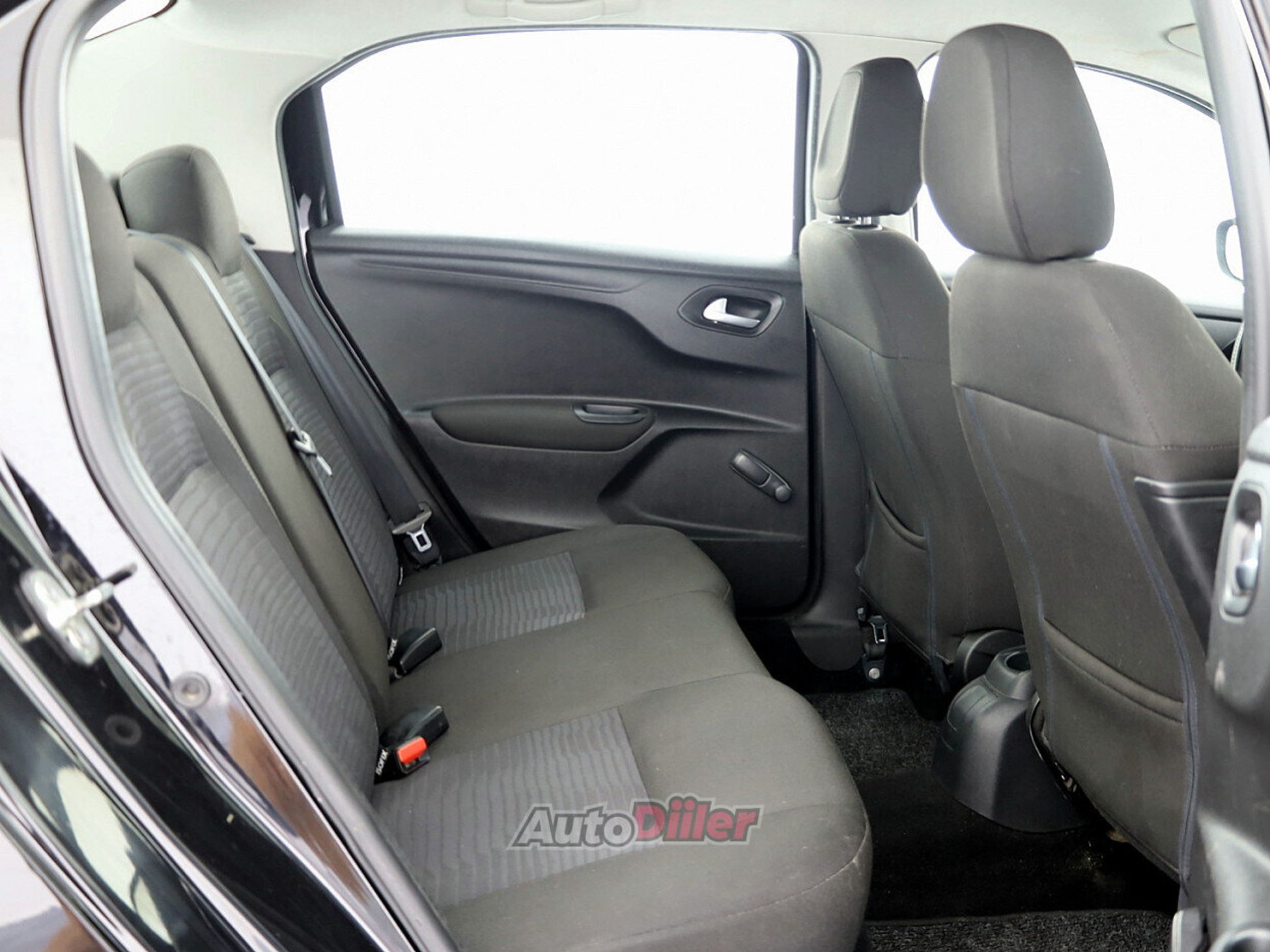 Peugeot 301 1.2 53kW 2013, photo 7/7