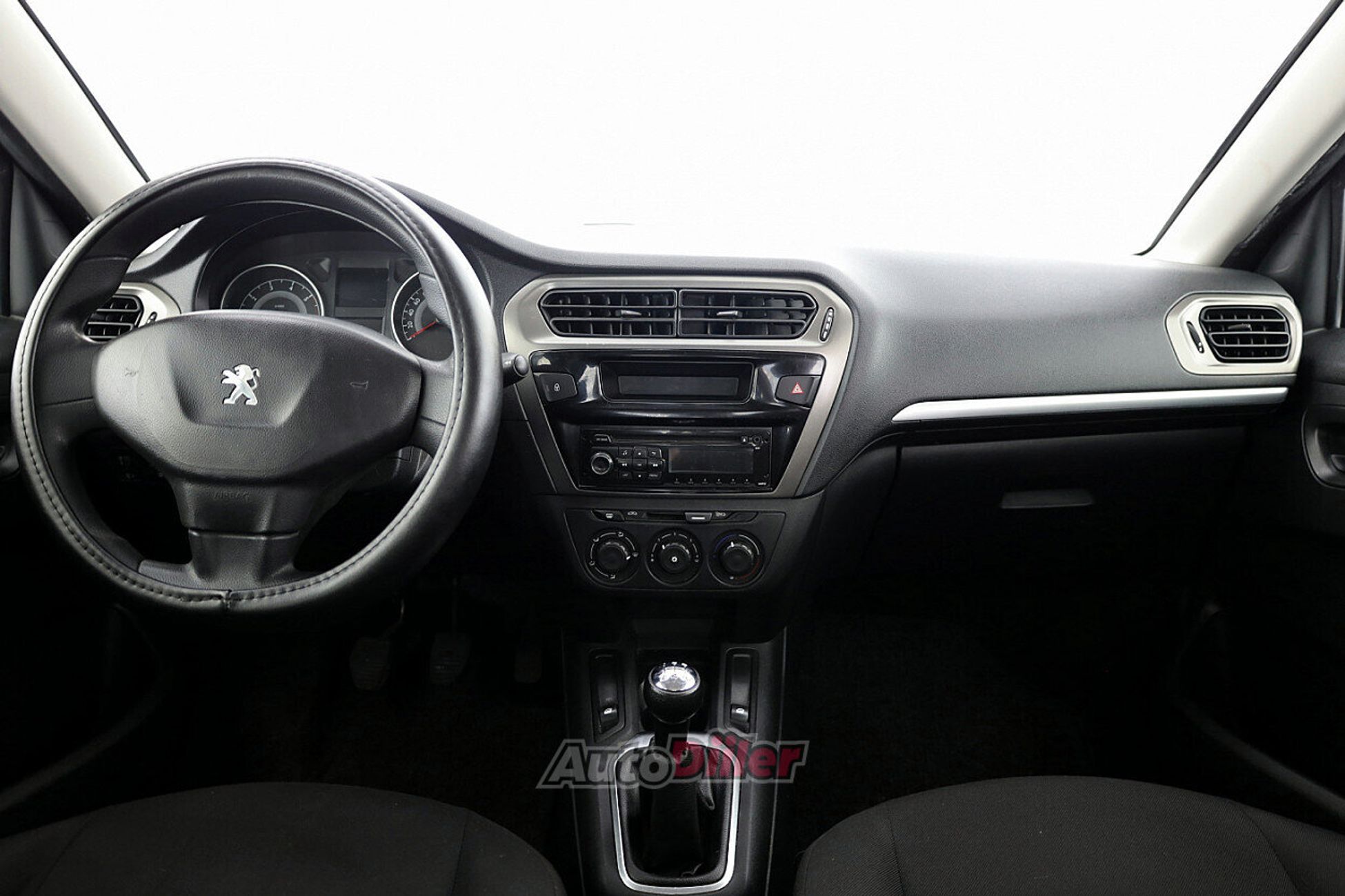 Peugeot 301 1.2 53kW 2013, photo 5/7