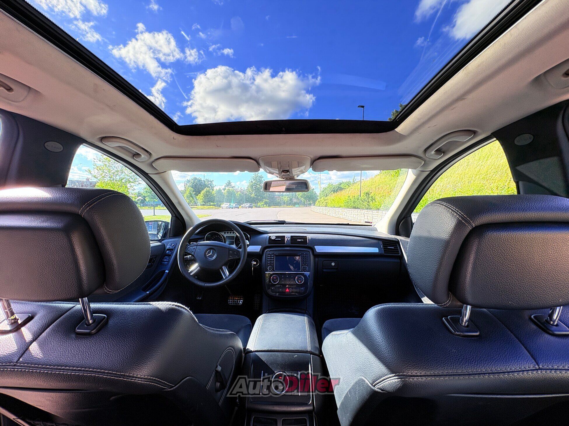 Mercedes-Benz R 320
