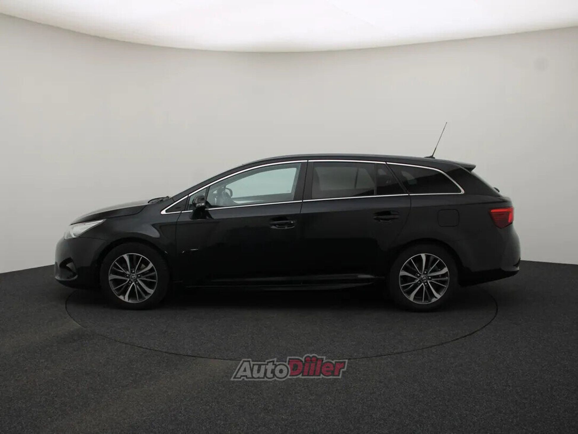 Toyota Avensis Pro 1.6 82kW 2015, photo 6/10